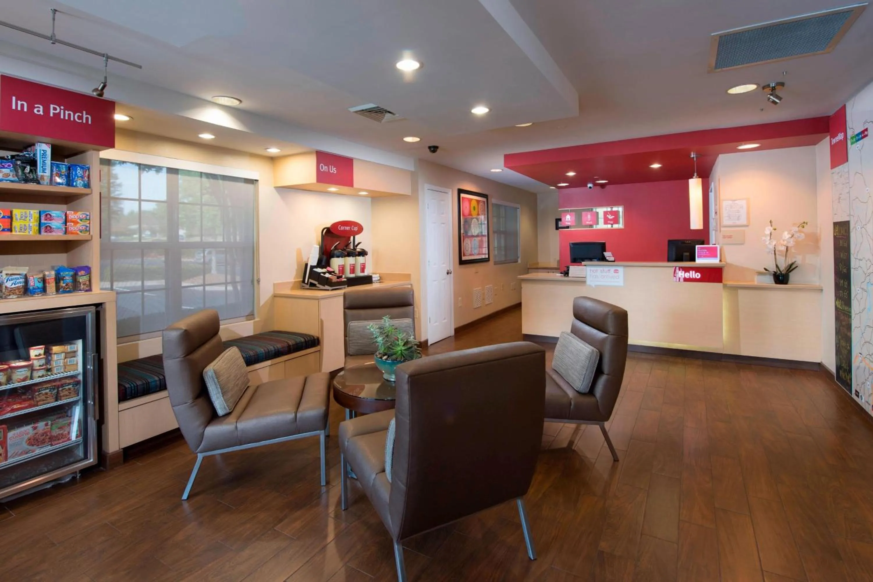 Lobby or reception in TownePlace Suites by Marriott Atlanta Alpharetta