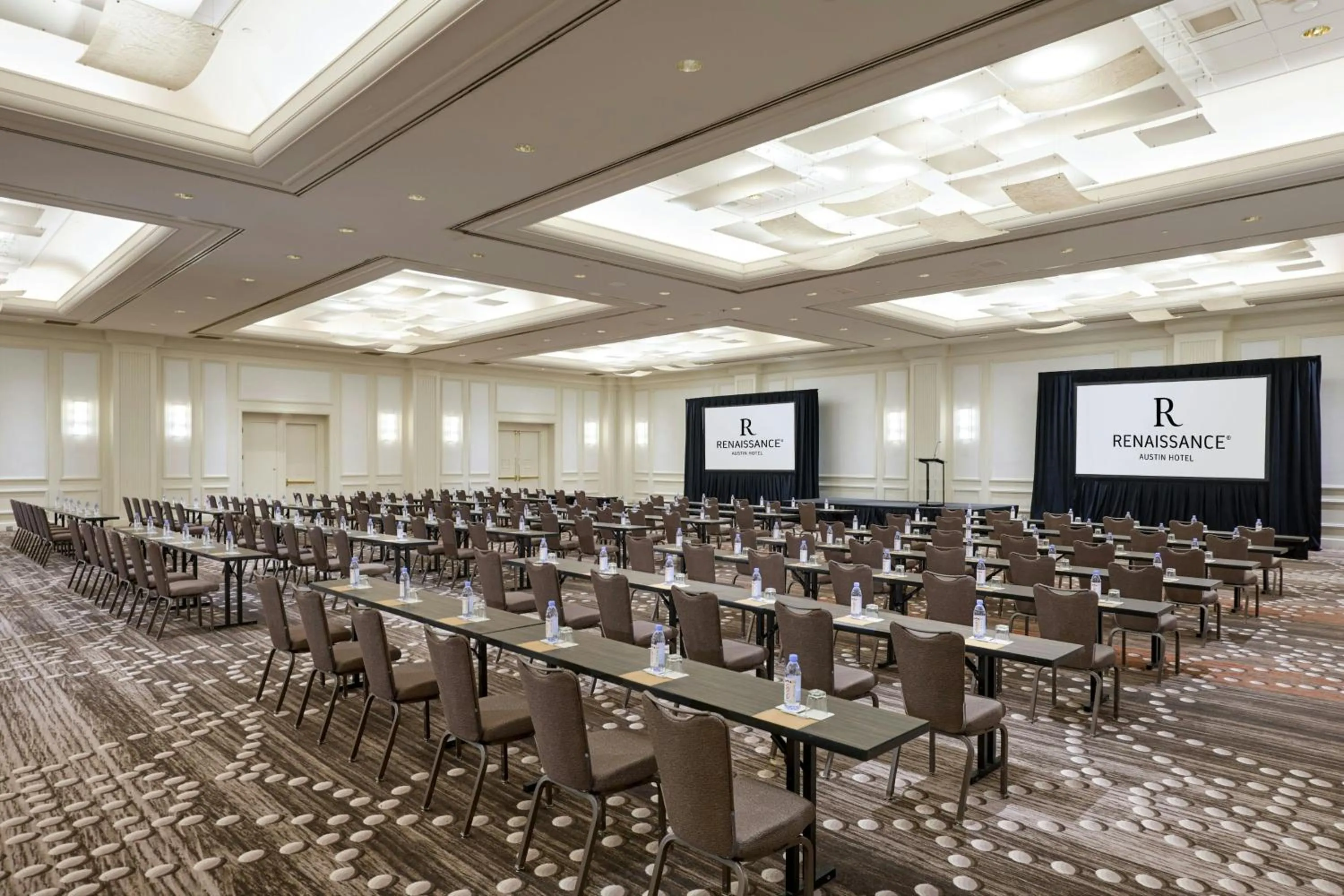 Meeting/conference room in Renaissance Austin Hotel
