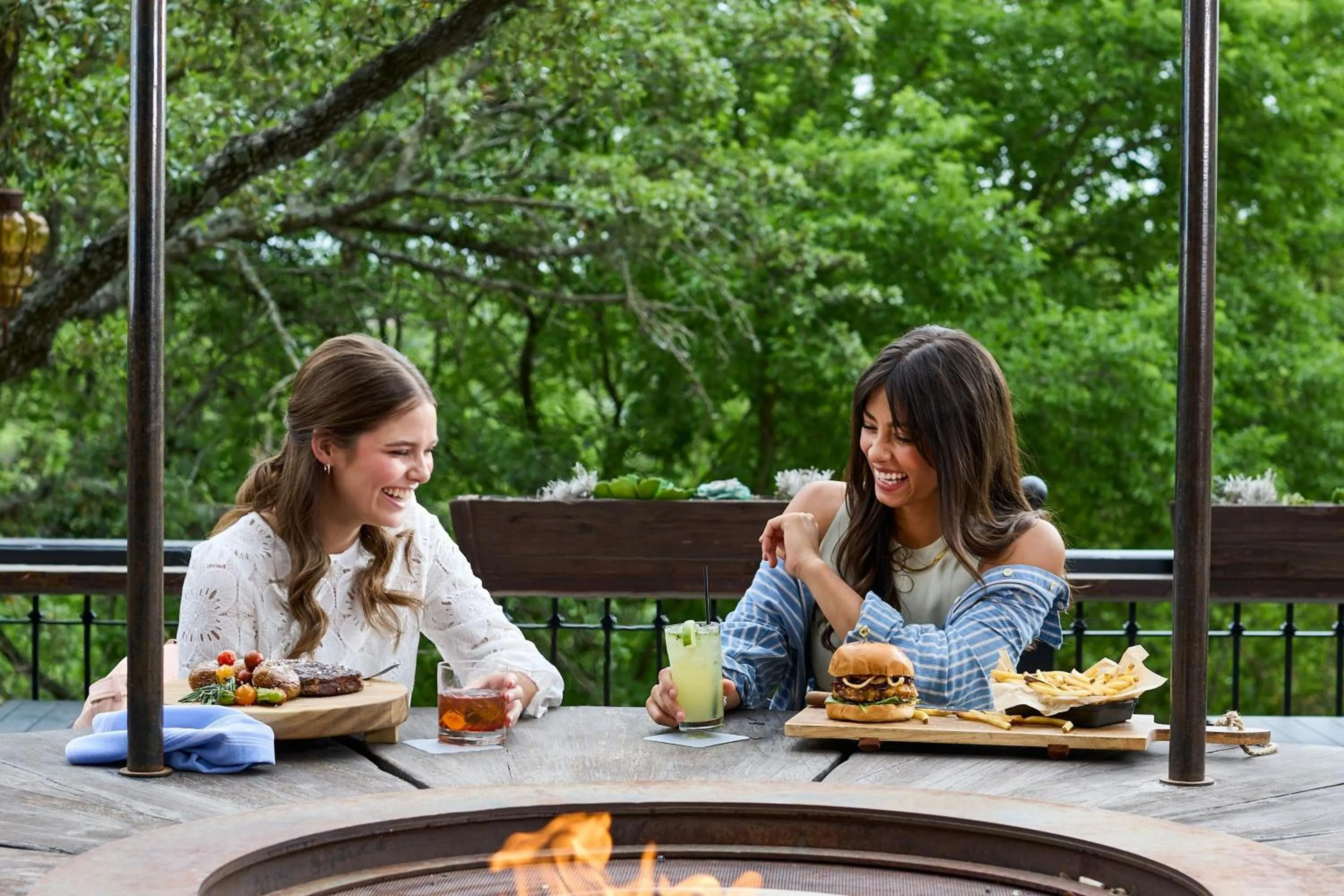 Restaurant/places to eat in Renaissance Austin Hotel