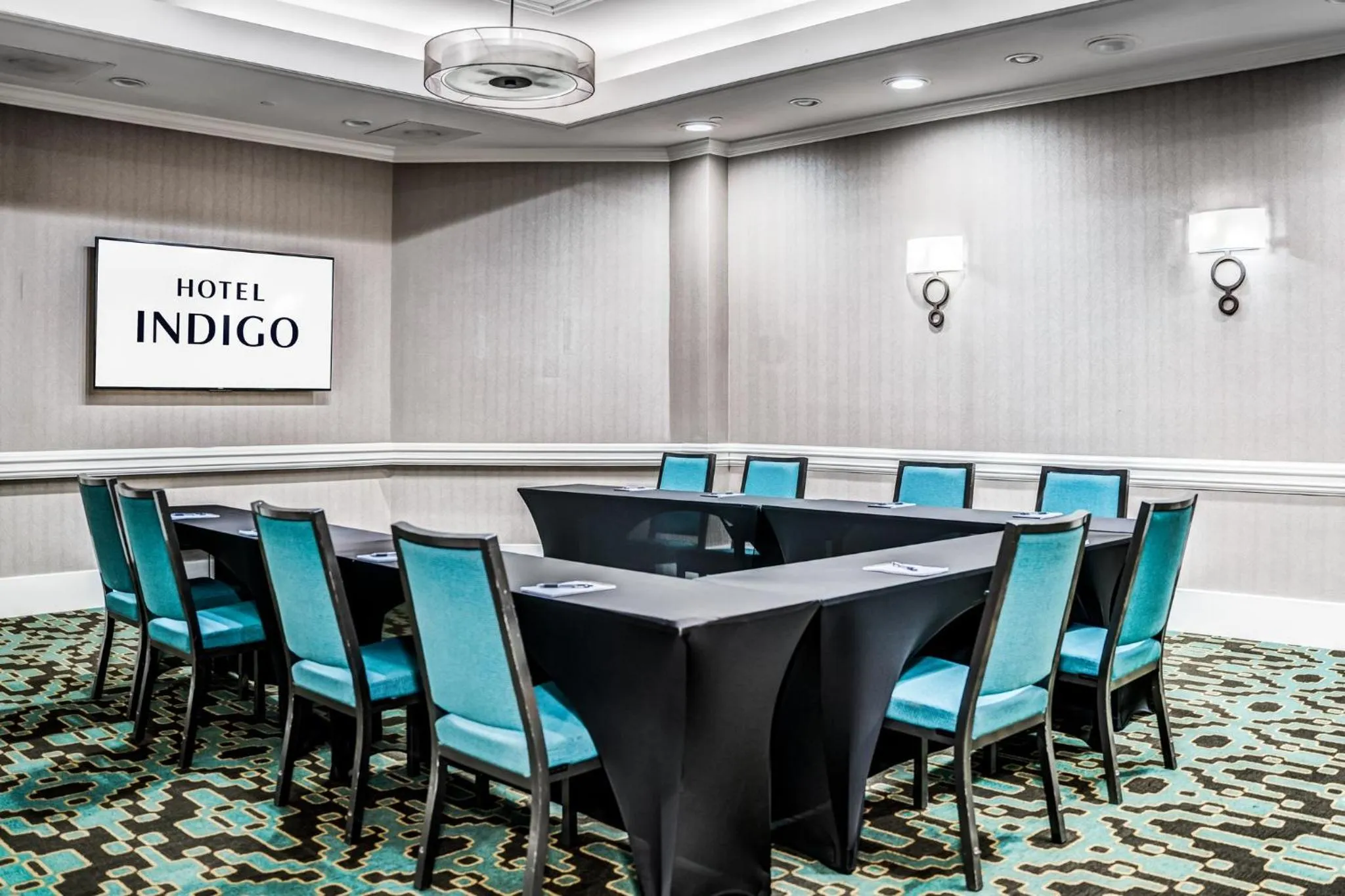 Meeting/conference room in Hotel Indigo Atlanta Vinings by IHG