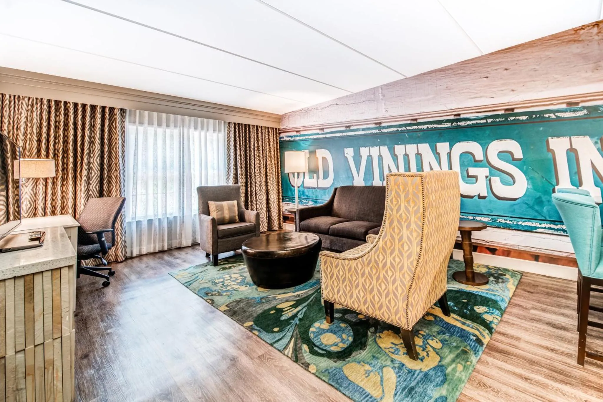 Photo of the whole room in Hotel Indigo Atlanta Vinings by IHG