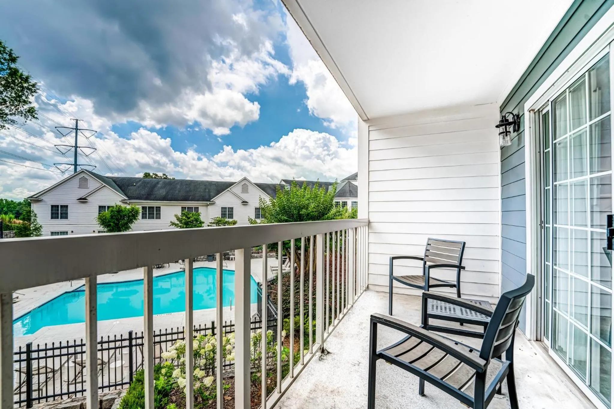 Photo of the whole room in Hotel Indigo Atlanta Vinings by IHG