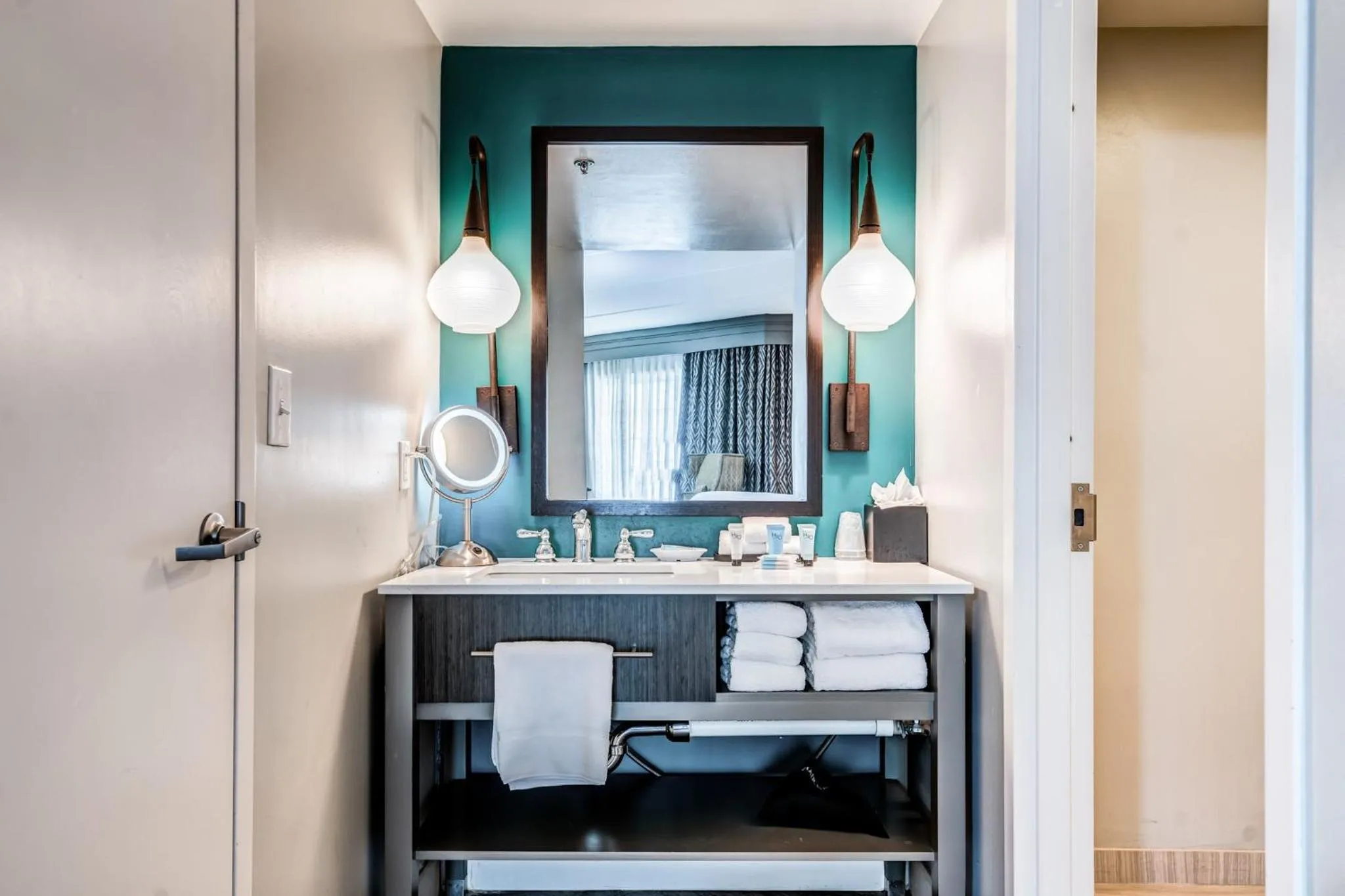 Photo of the whole room in Hotel Indigo Atlanta Vinings by IHG