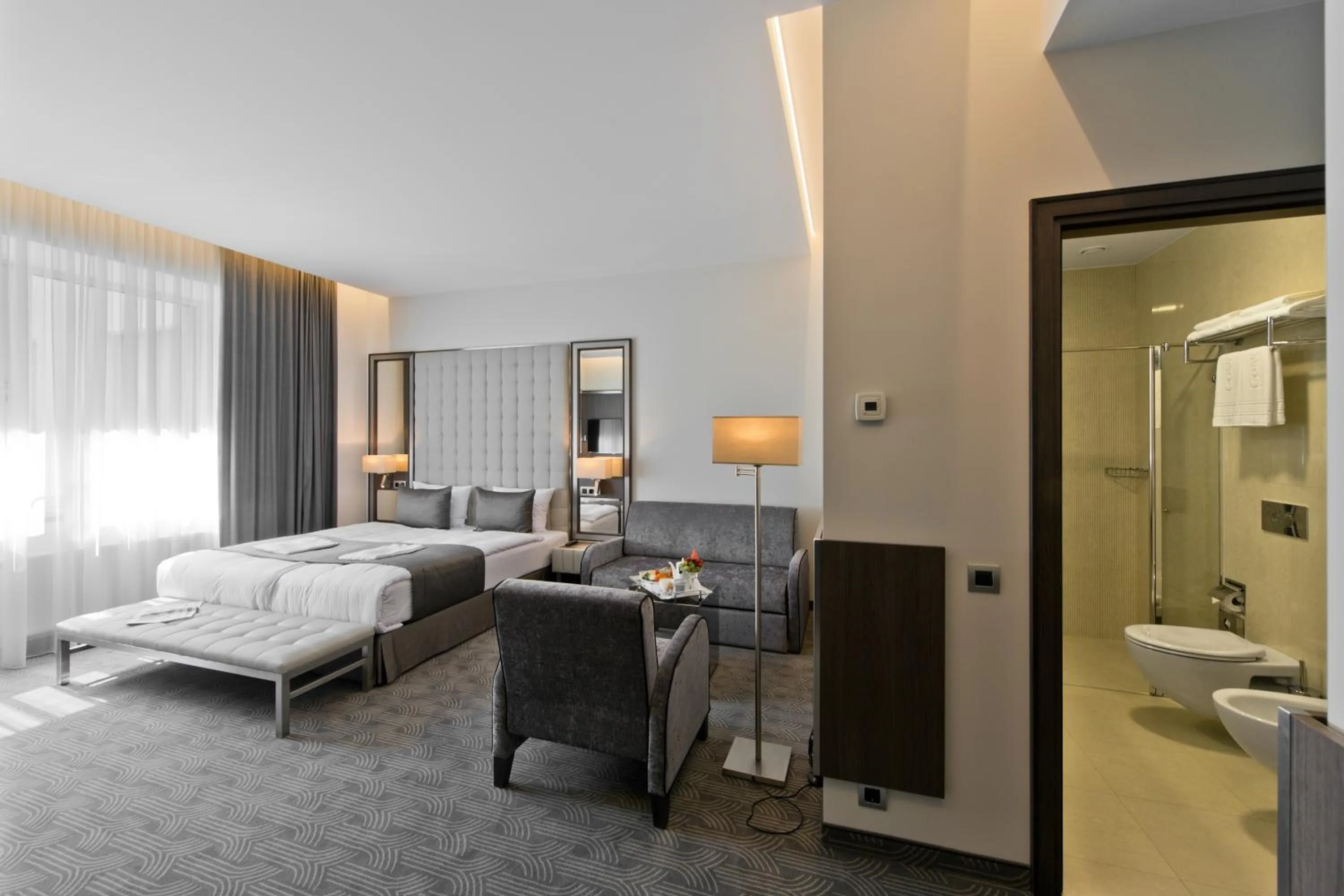 Bed in Congress Avenue Hotel