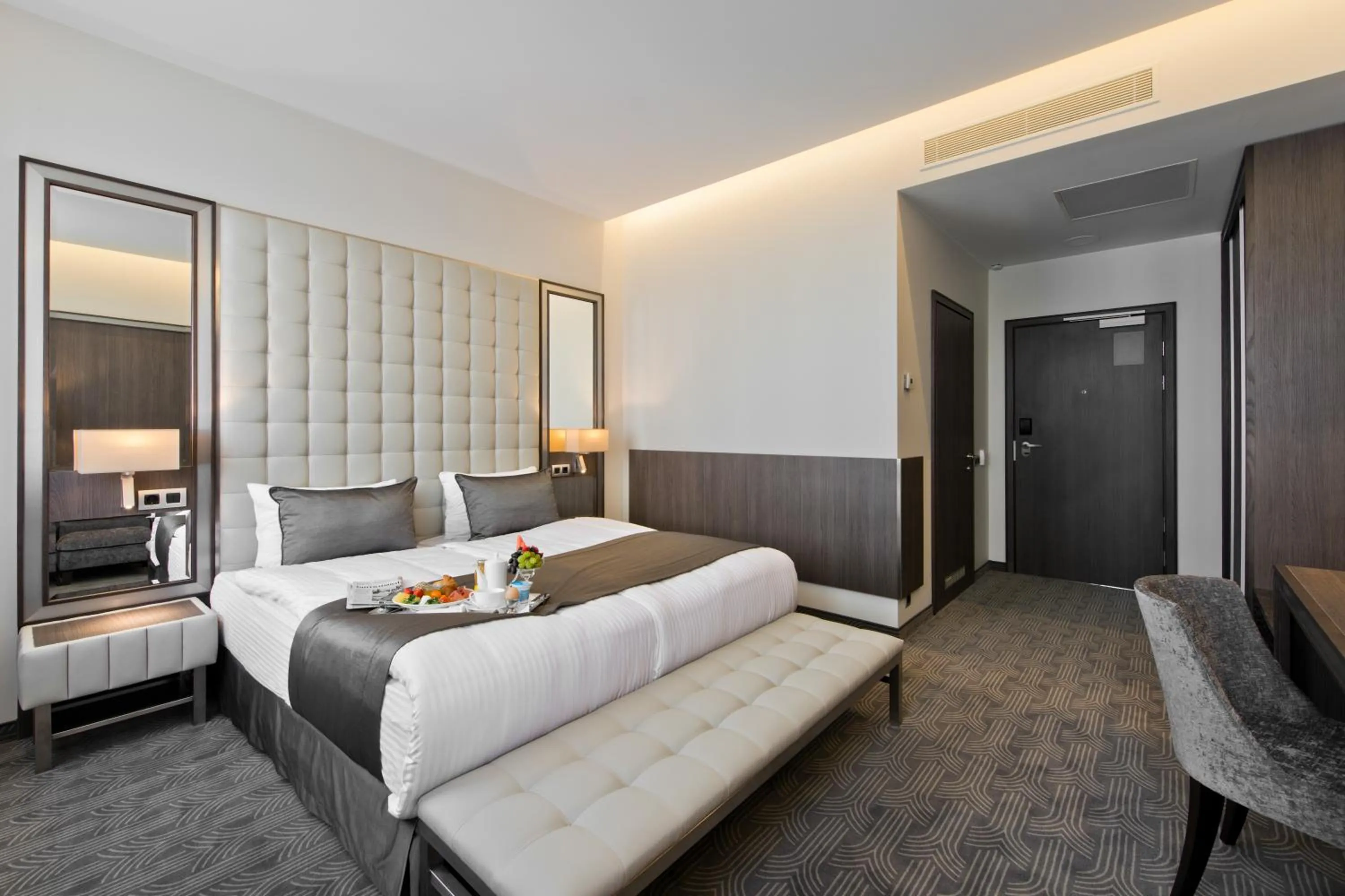 Bed in Congress Avenue Hotel