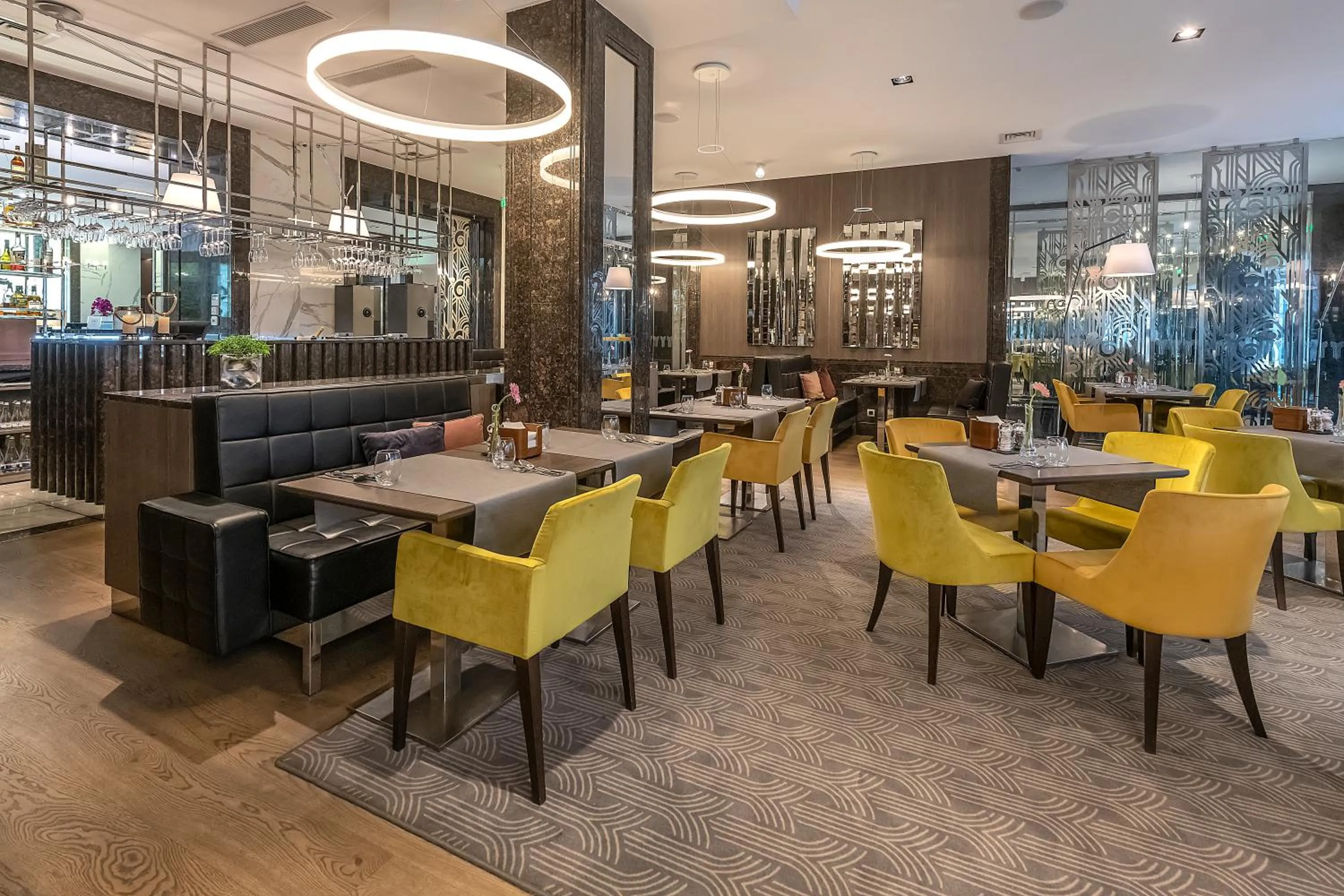 Restaurant/places to eat in Congress Avenue Hotel