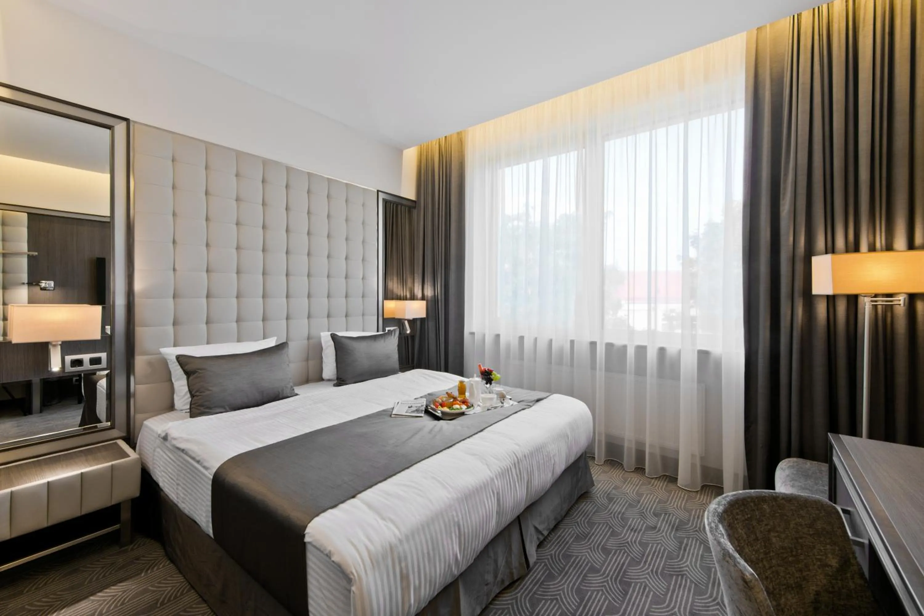 Bed in Congress Avenue Hotel