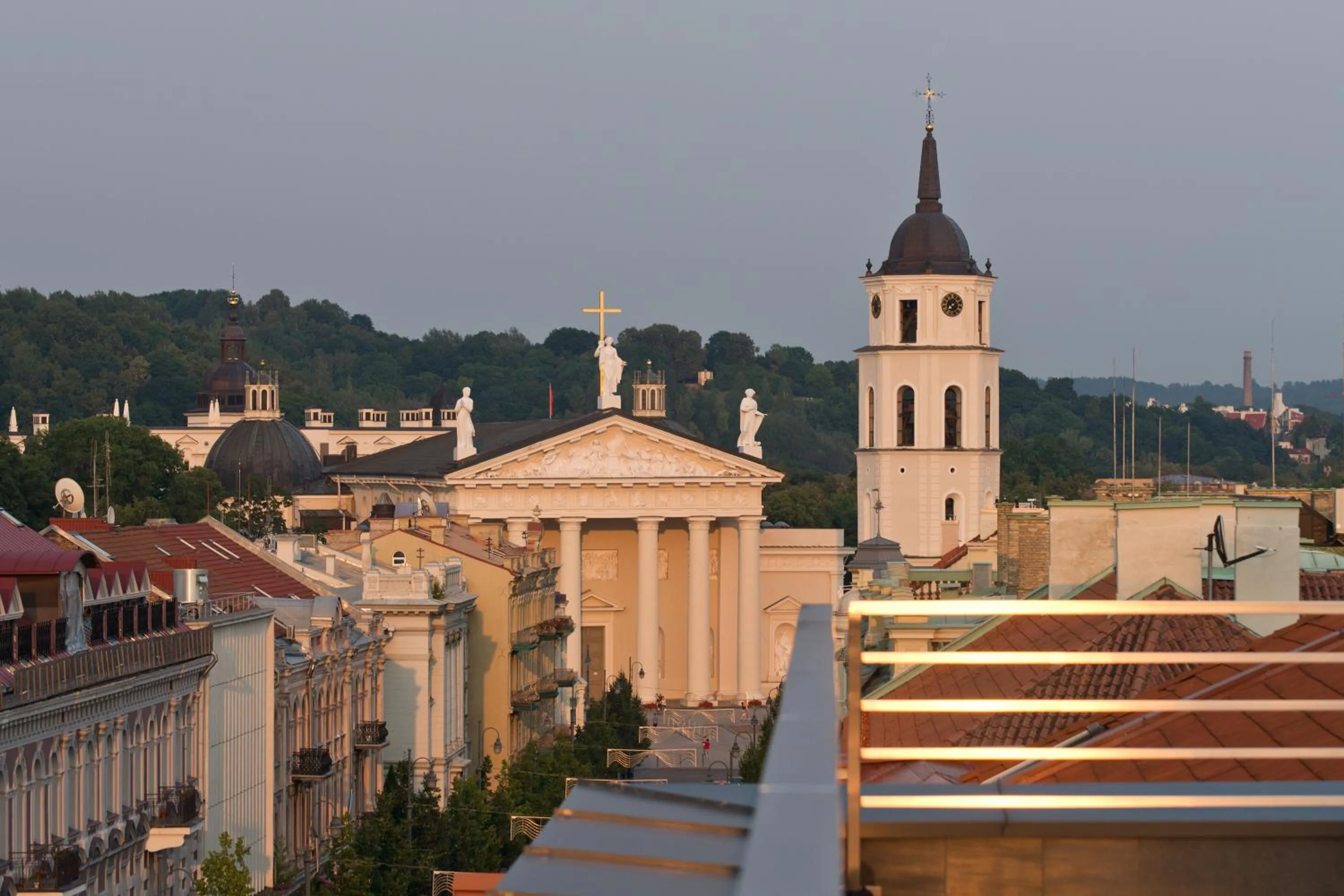 Nearby landmark in Congress Avenue Hotel