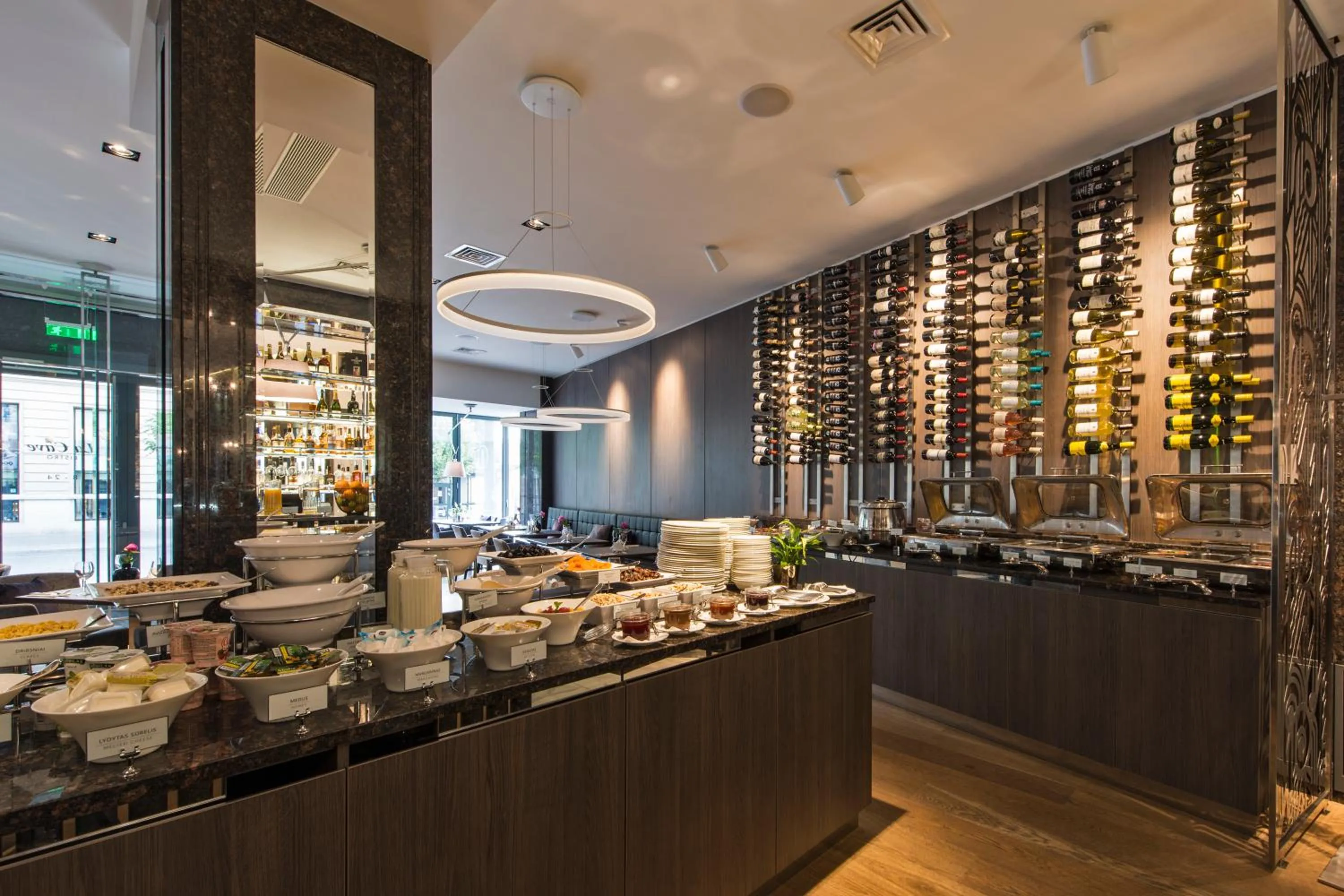 Restaurant/places to eat in Congress Avenue Hotel