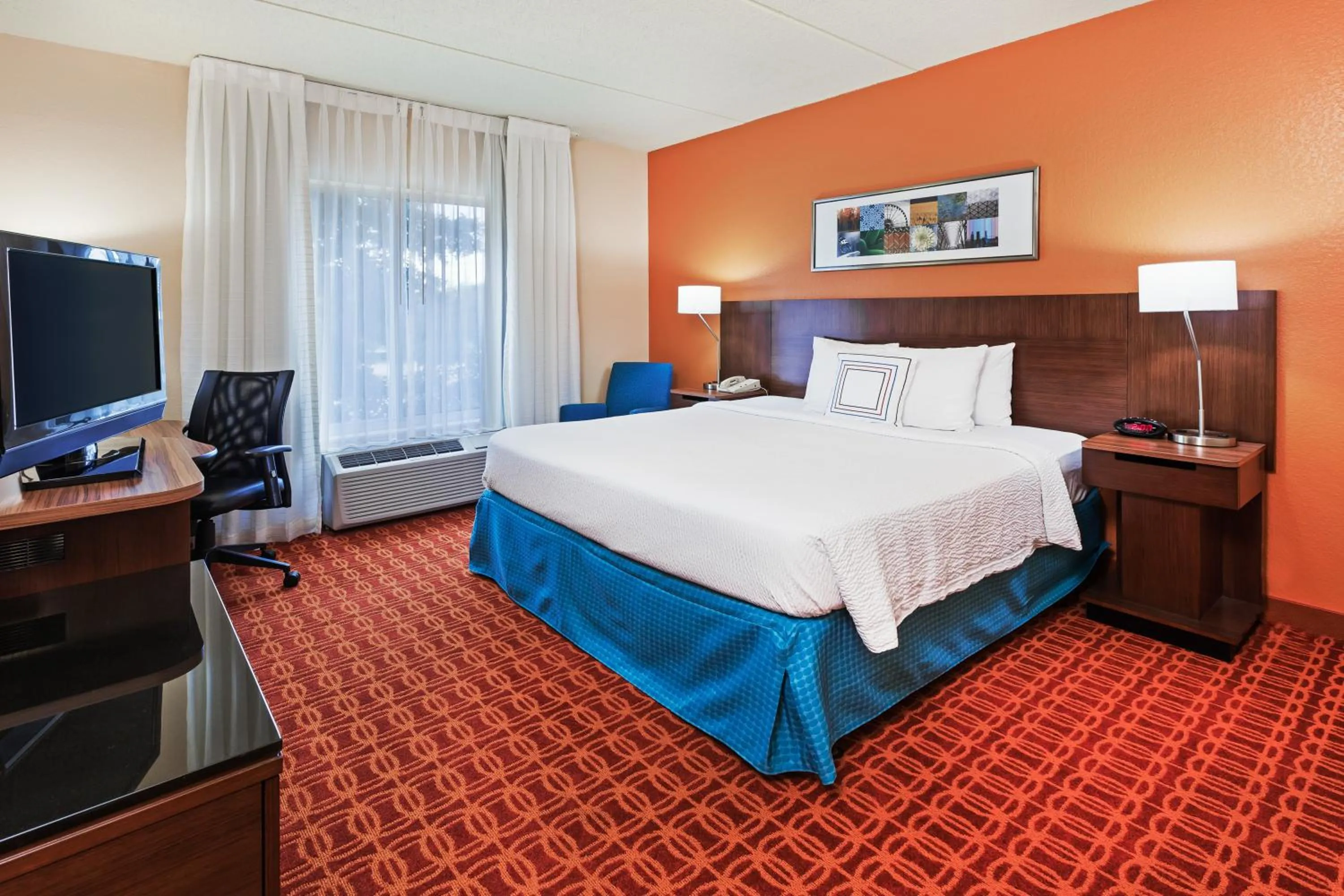 Photo of the whole room, Bed in Fairfield Inn and Suites by Marriott Austin Northwest/The Domain Area