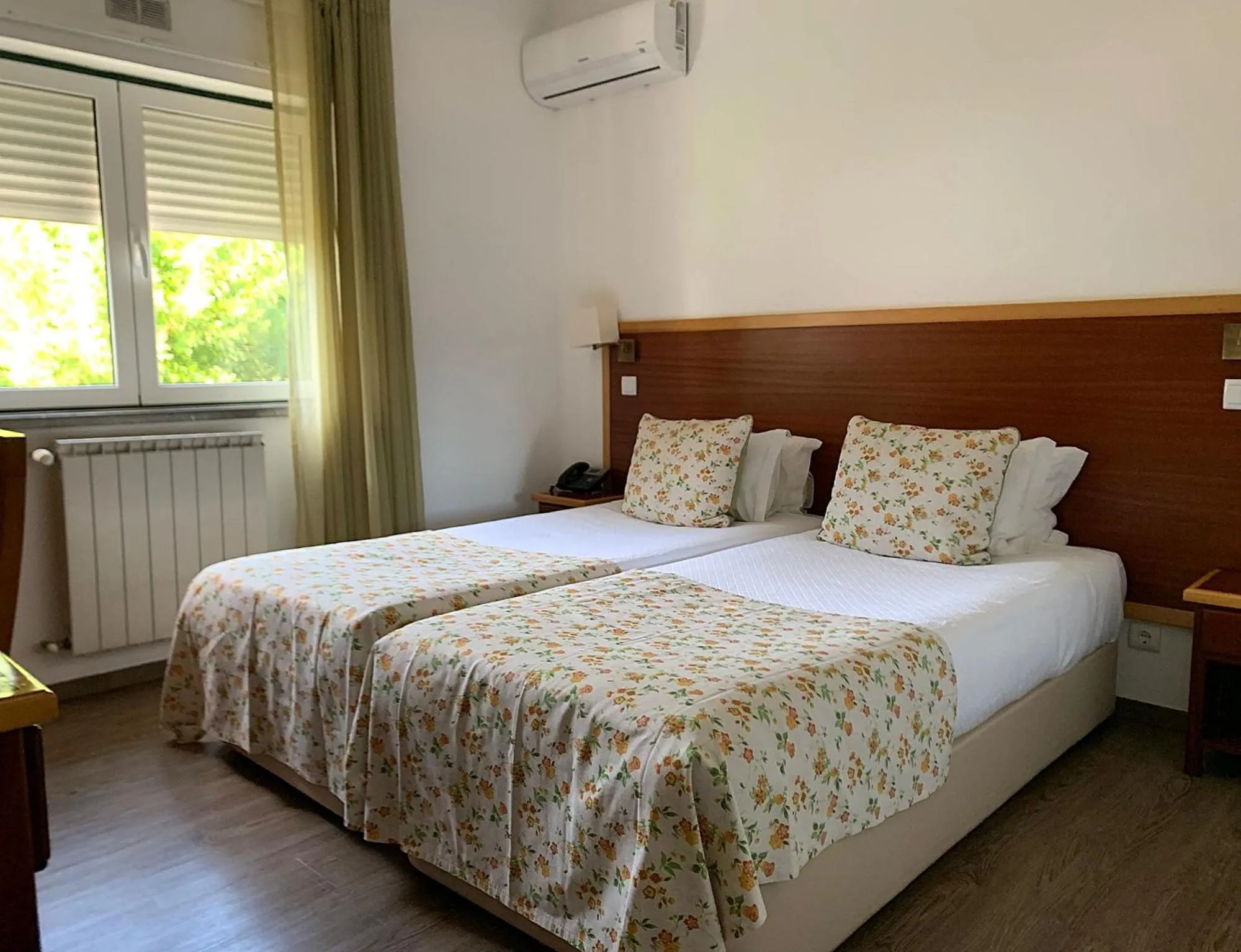 Bedroom, Bed in Hotel Louro