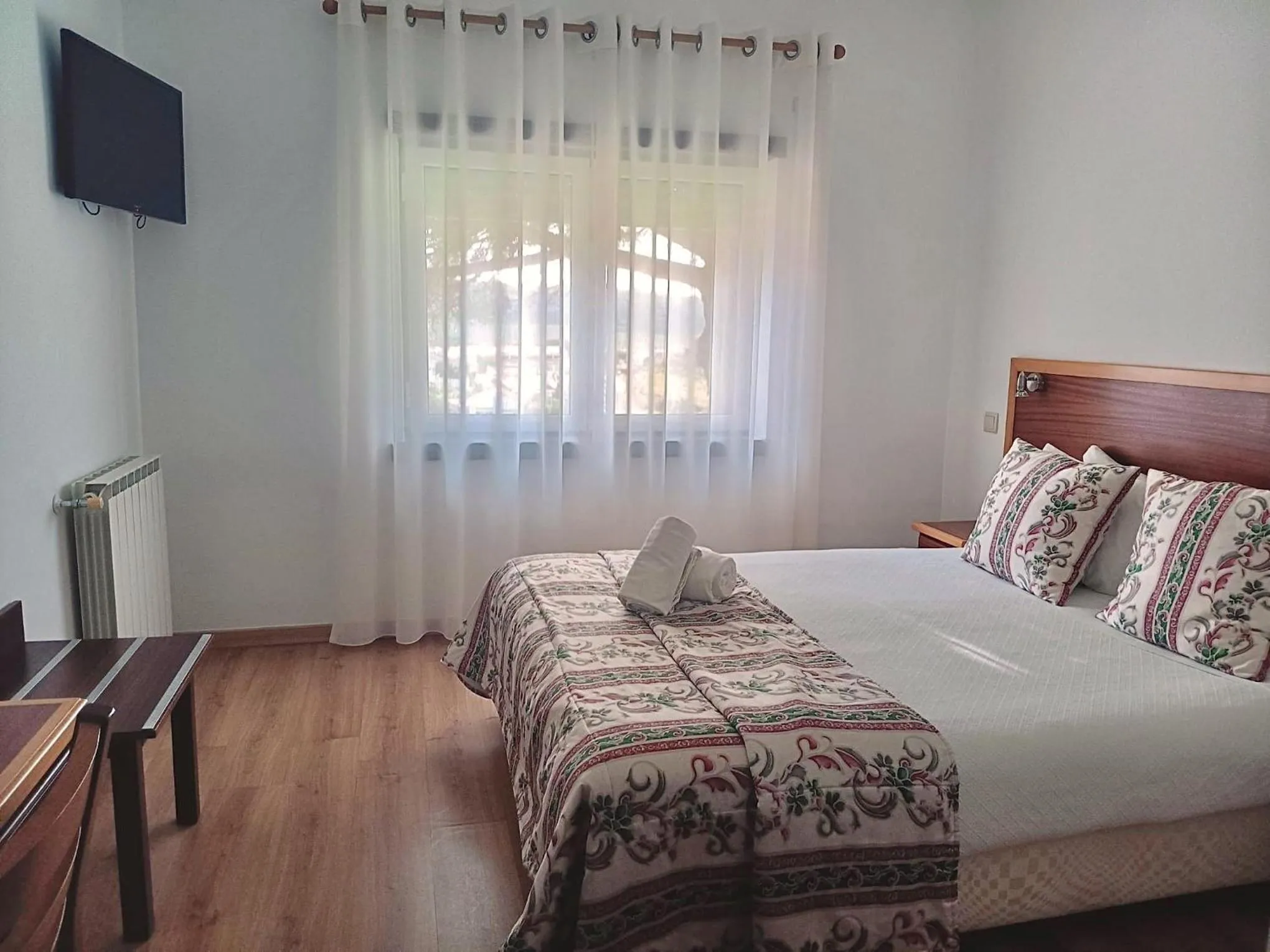 Bedroom, Bed in Hotel Louro