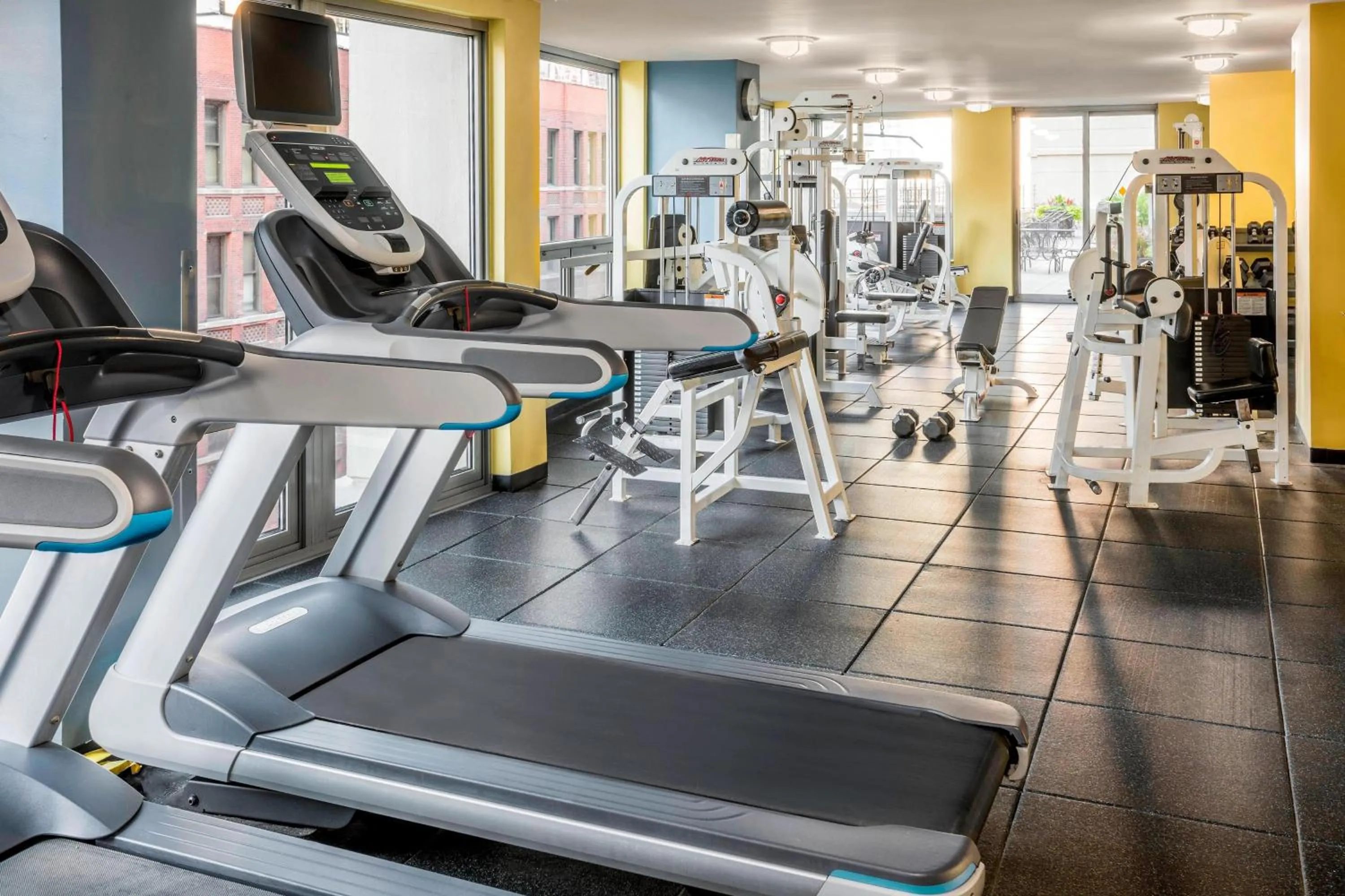 Fitness centre/facilities in Courtyard by Marriott Chicago Downtown/River North