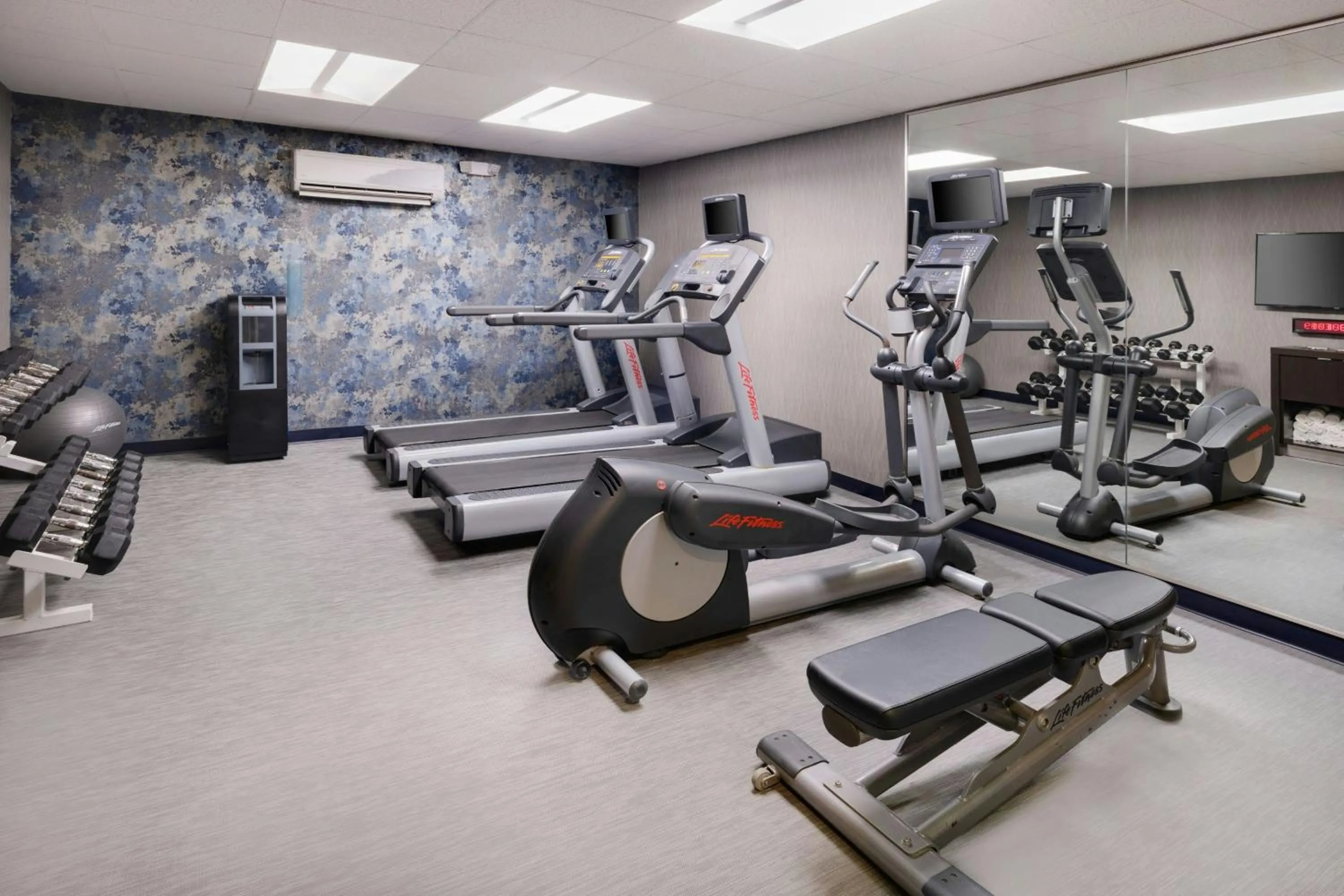Fitness centre/facilities in Courtyard Austin South