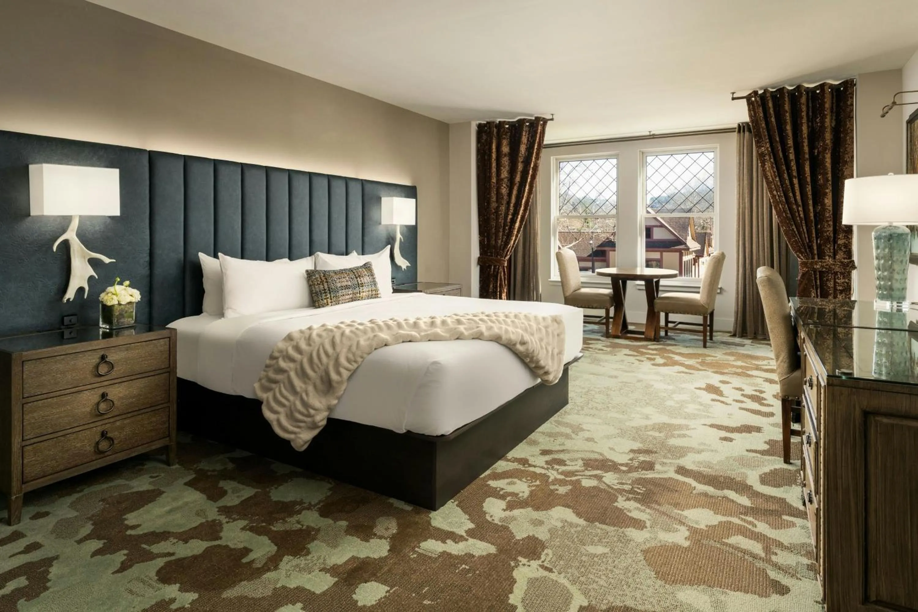 Photo of the whole room, Bed in Grand Bohemian Lodge Asheville, Autograph Collection