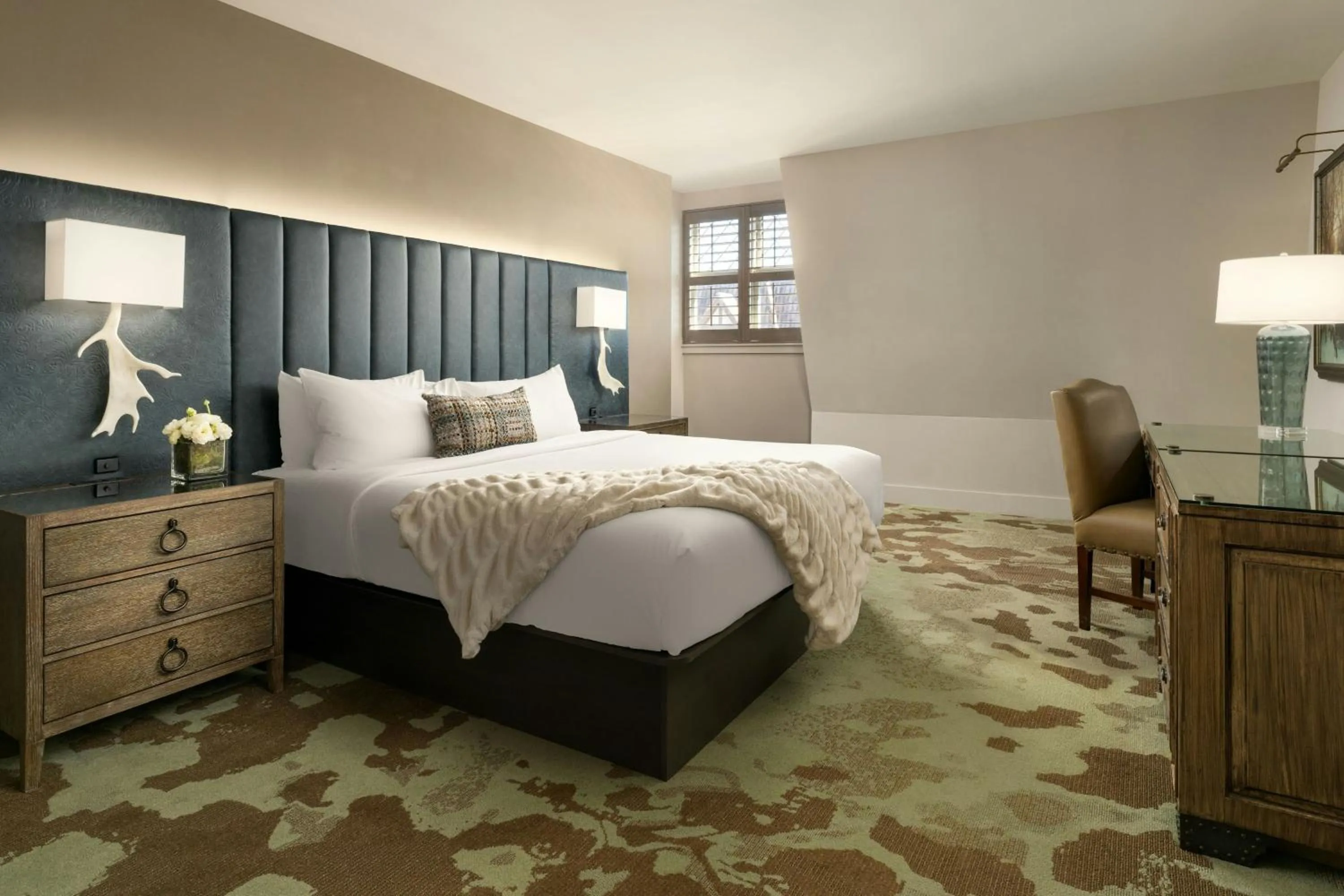 Photo of the whole room, Bed in Grand Bohemian Lodge Asheville, Autograph Collection