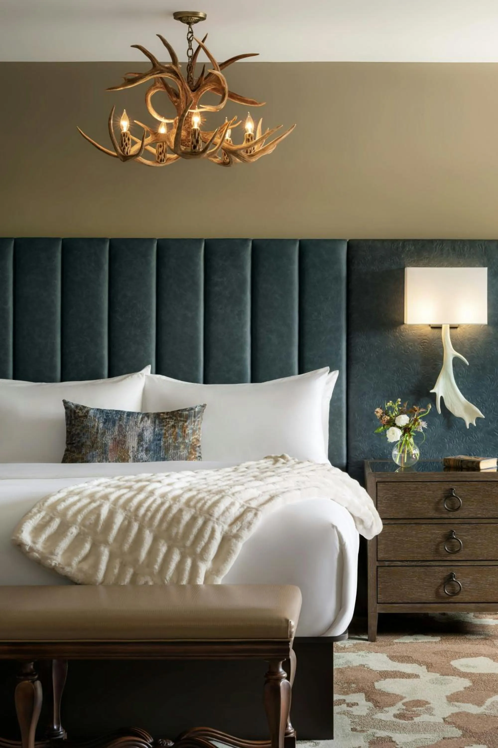 Photo of the whole room, Bed in Grand Bohemian Lodge Asheville, Autograph Collection