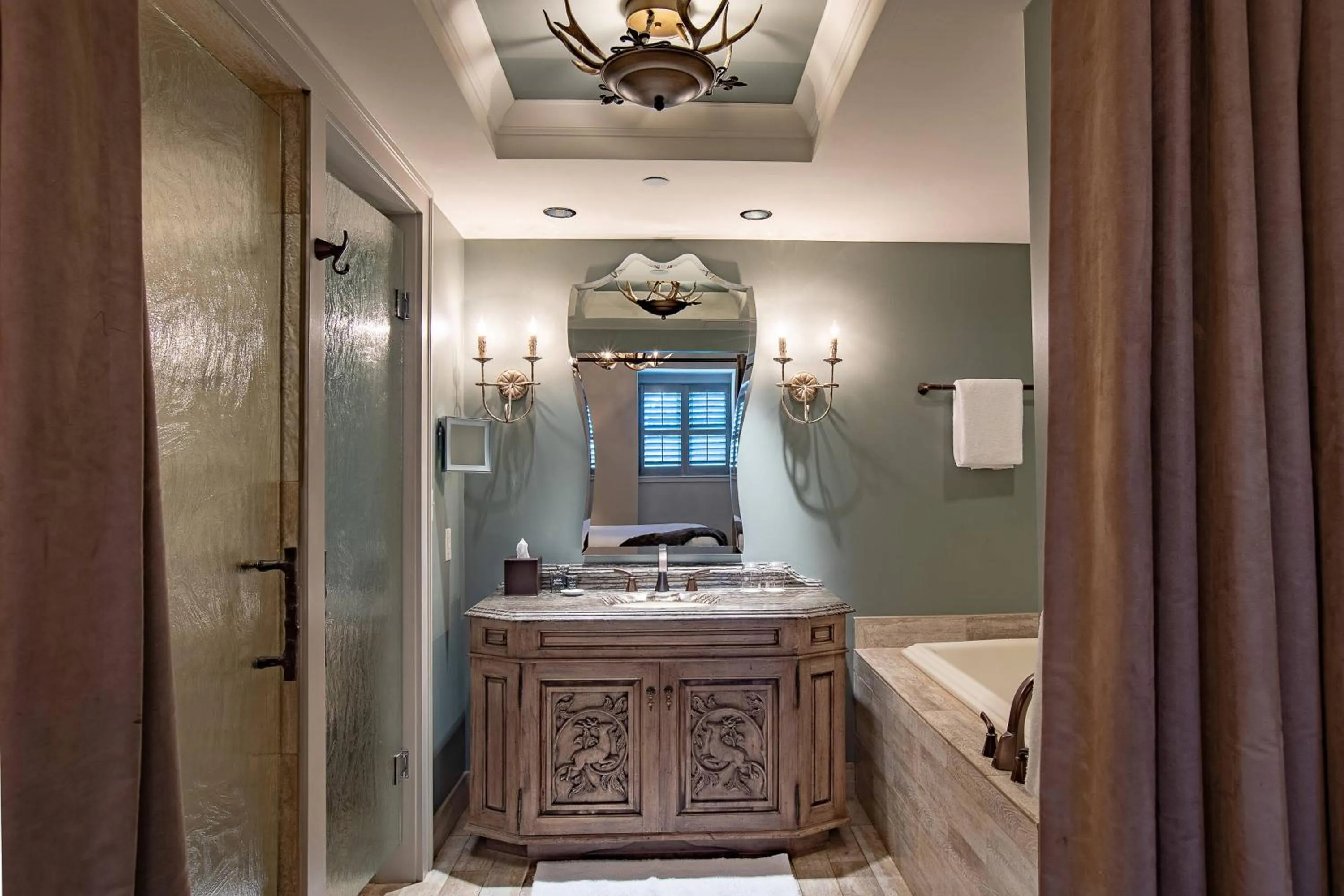 Bathroom in Grand Bohemian Lodge Asheville, Autograph Collection