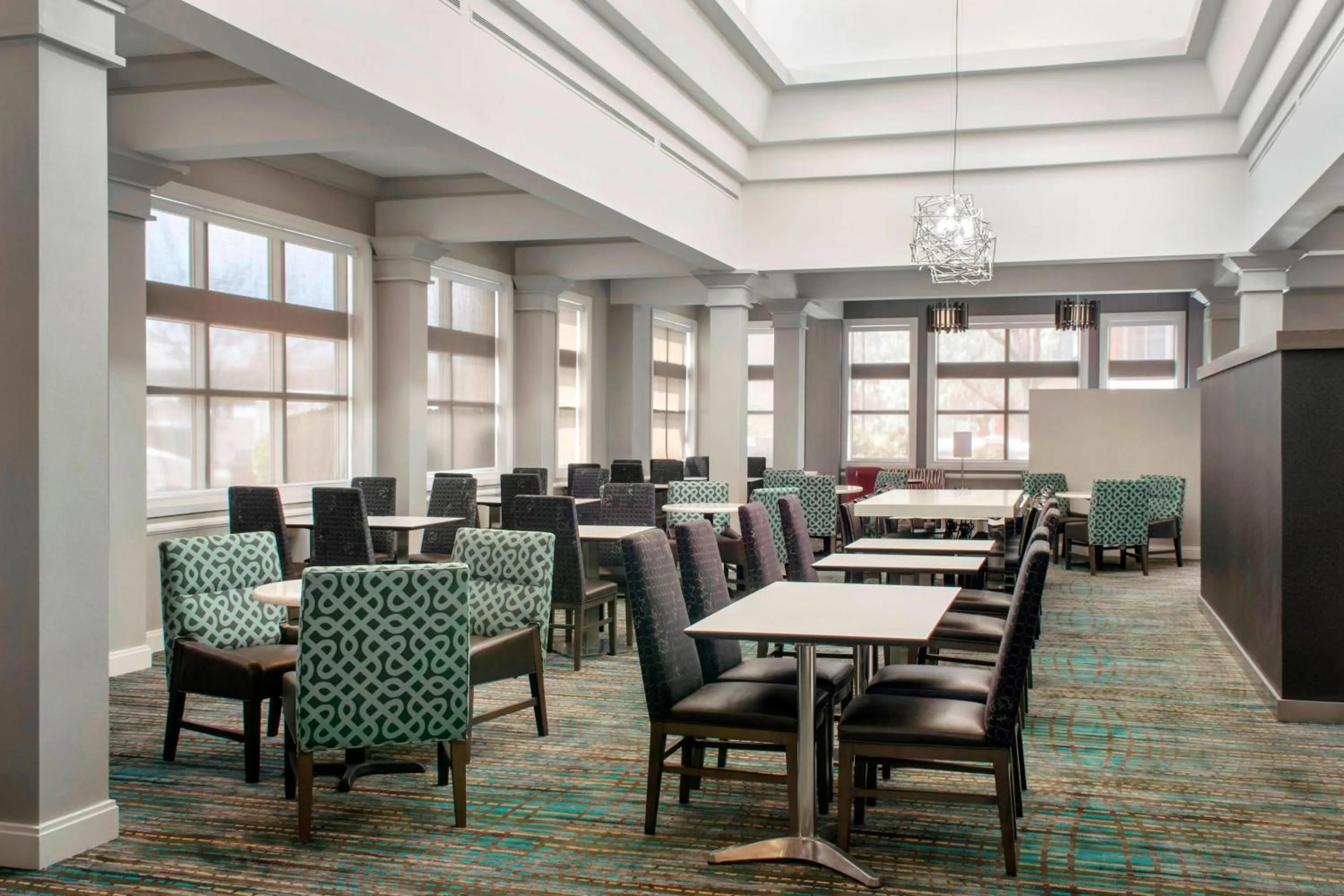 Restaurant/places to eat in Residence Inn by Marriott Newark Elizabeth/Liberty International Airport