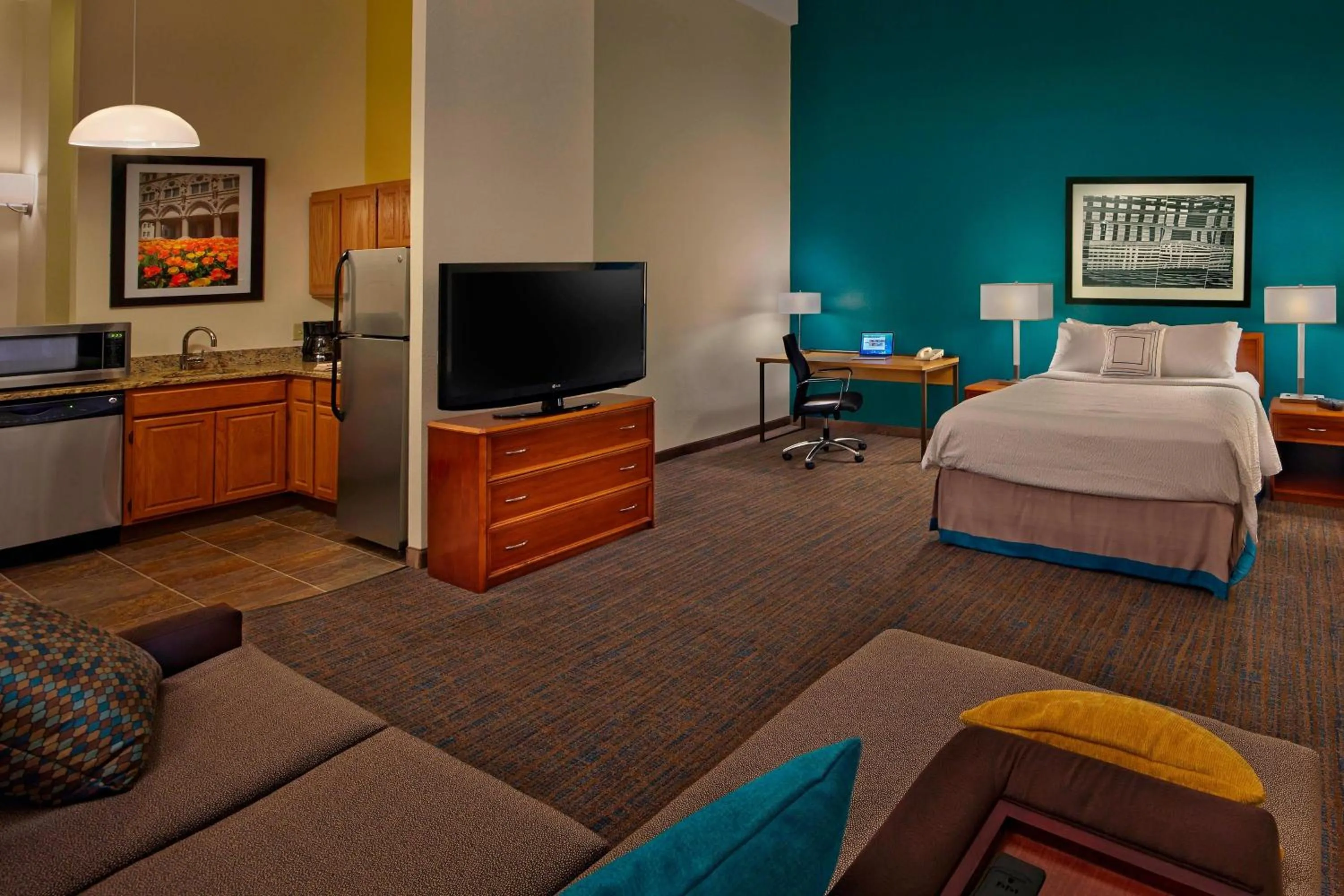 Photo of the whole room, Bed in Residence Inn by Marriott Hartford Downtown