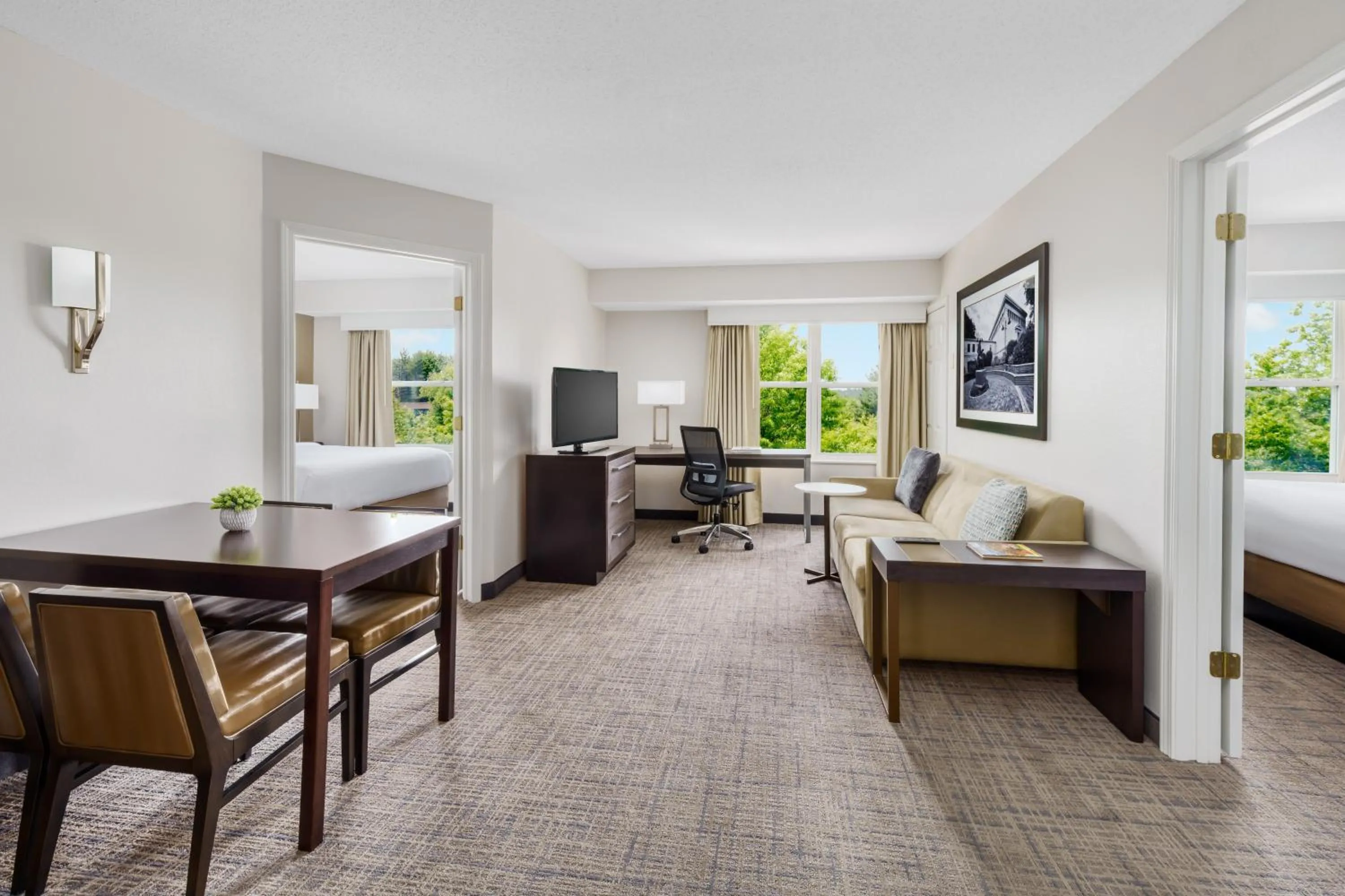 Living room, Bed in Residence Inn Boston Franklin