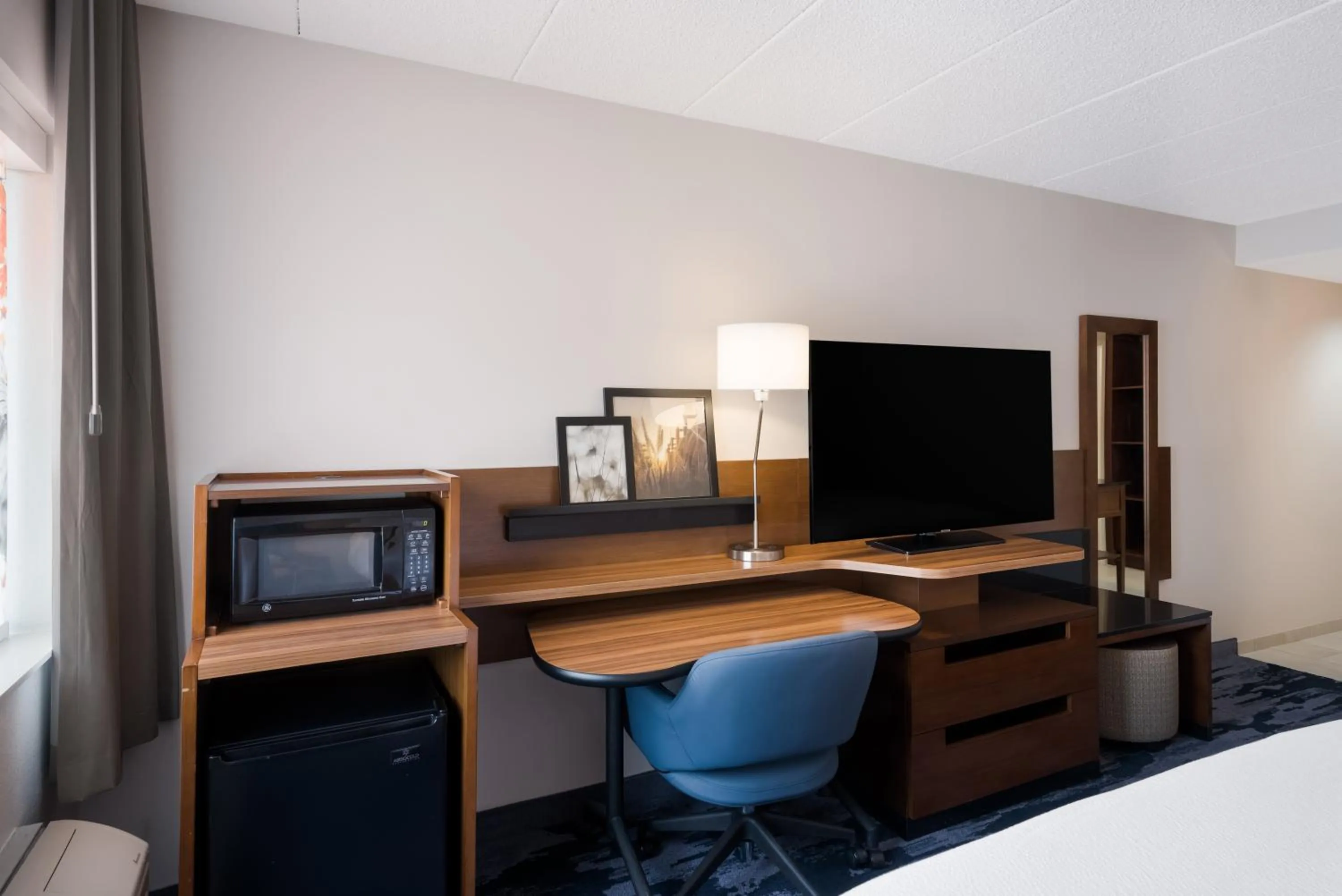 Communal lounge/ TV room, Bed in Fairfield Inn Boston Tewksbury/Andover