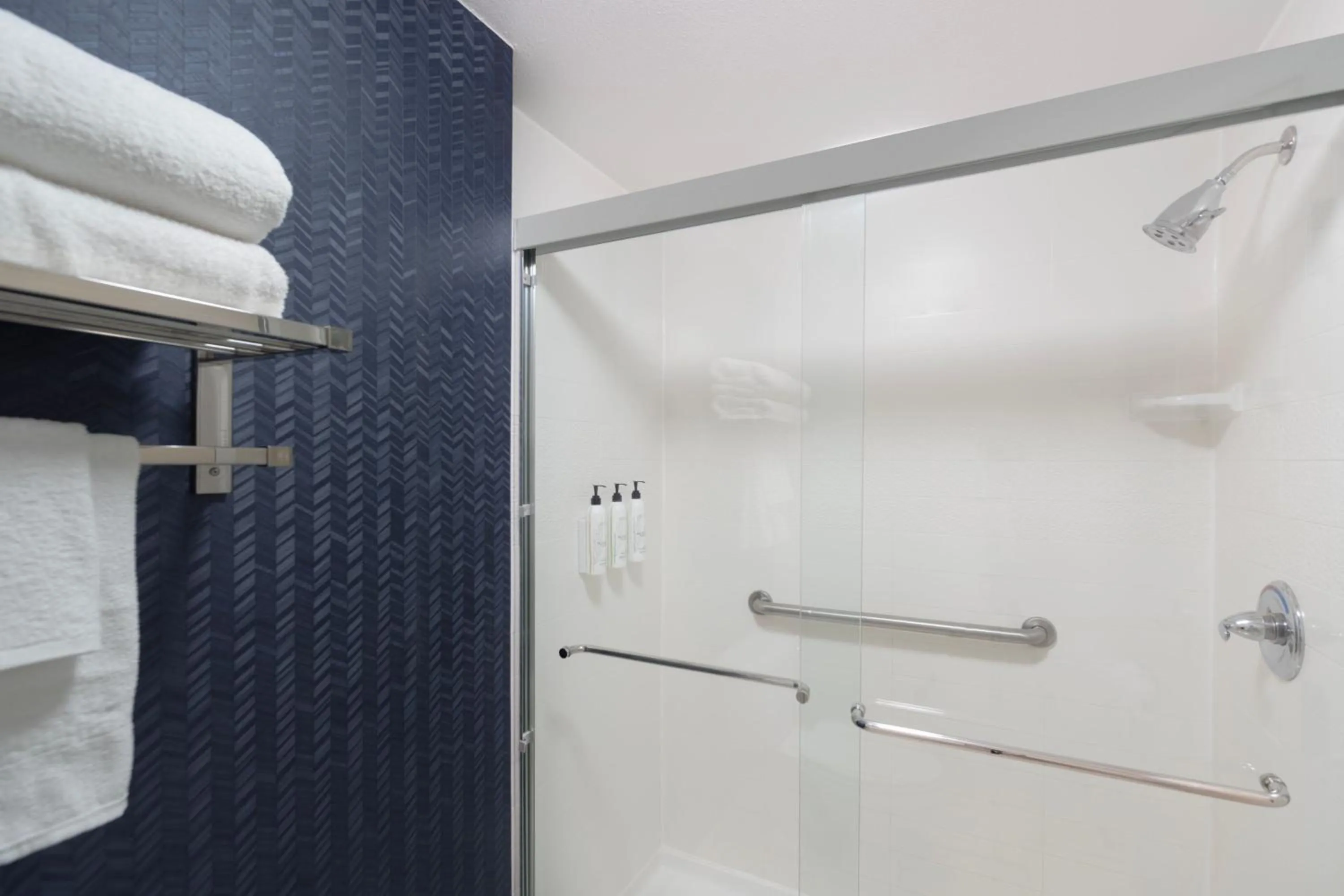 Bathroom in Fairfield Inn Boston Tewksbury/Andover