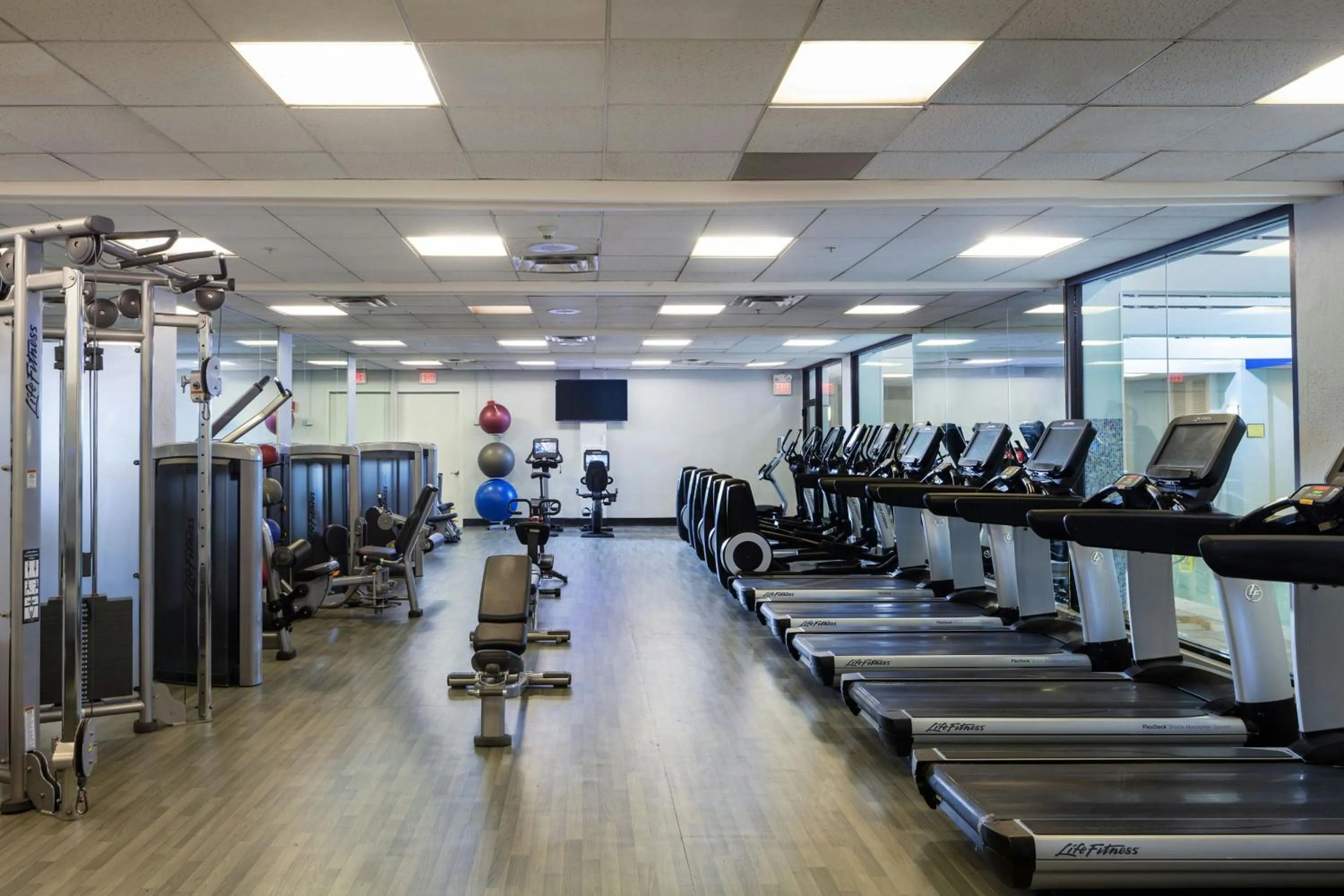 Fitness centre/facilities in Boston Marriott Newton