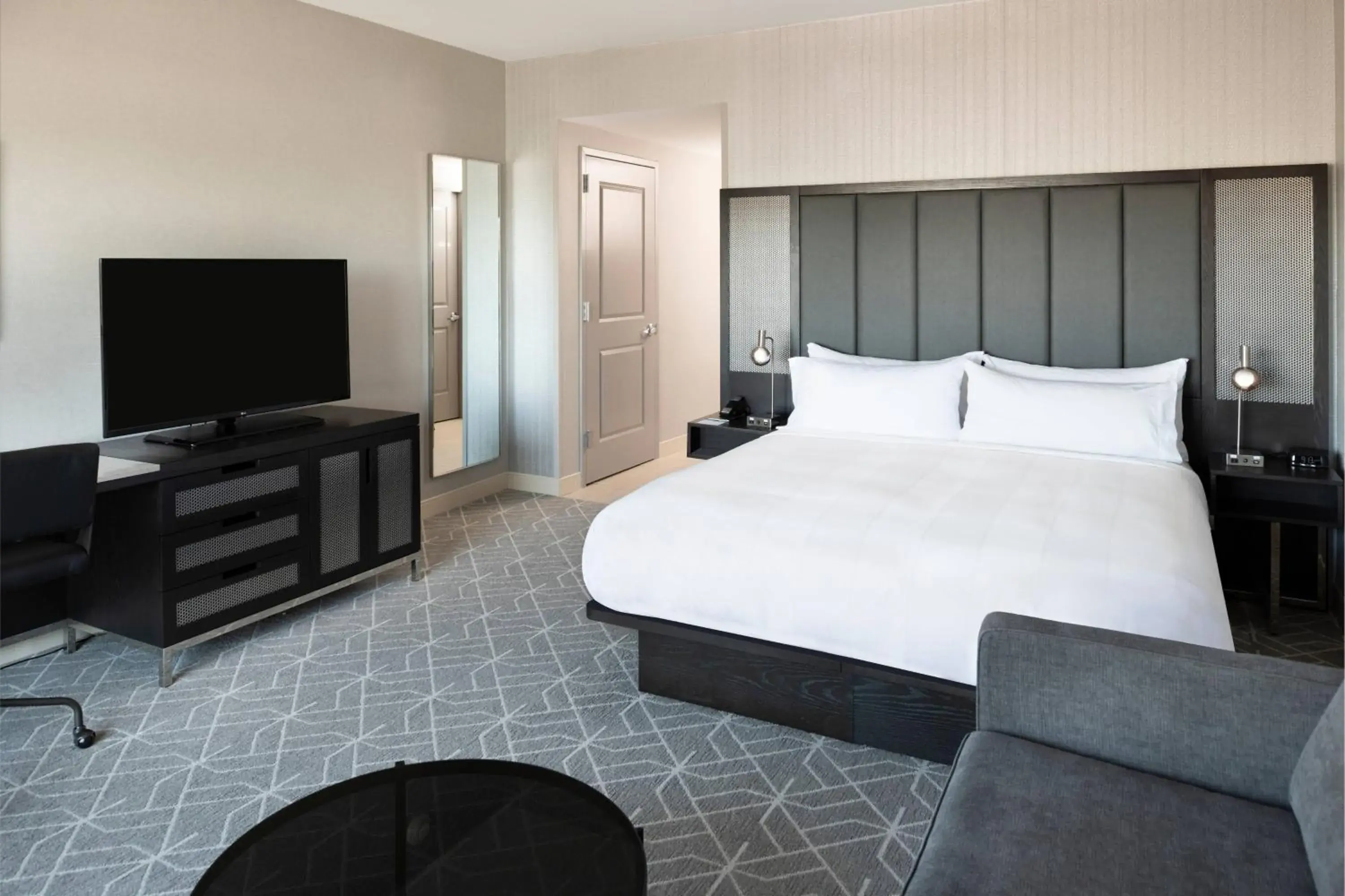 Deluxe King Room in Renaissance Boston Patriot Place Hotel Deluxe King Room in Renaissance Boston Patriot Place Hotel