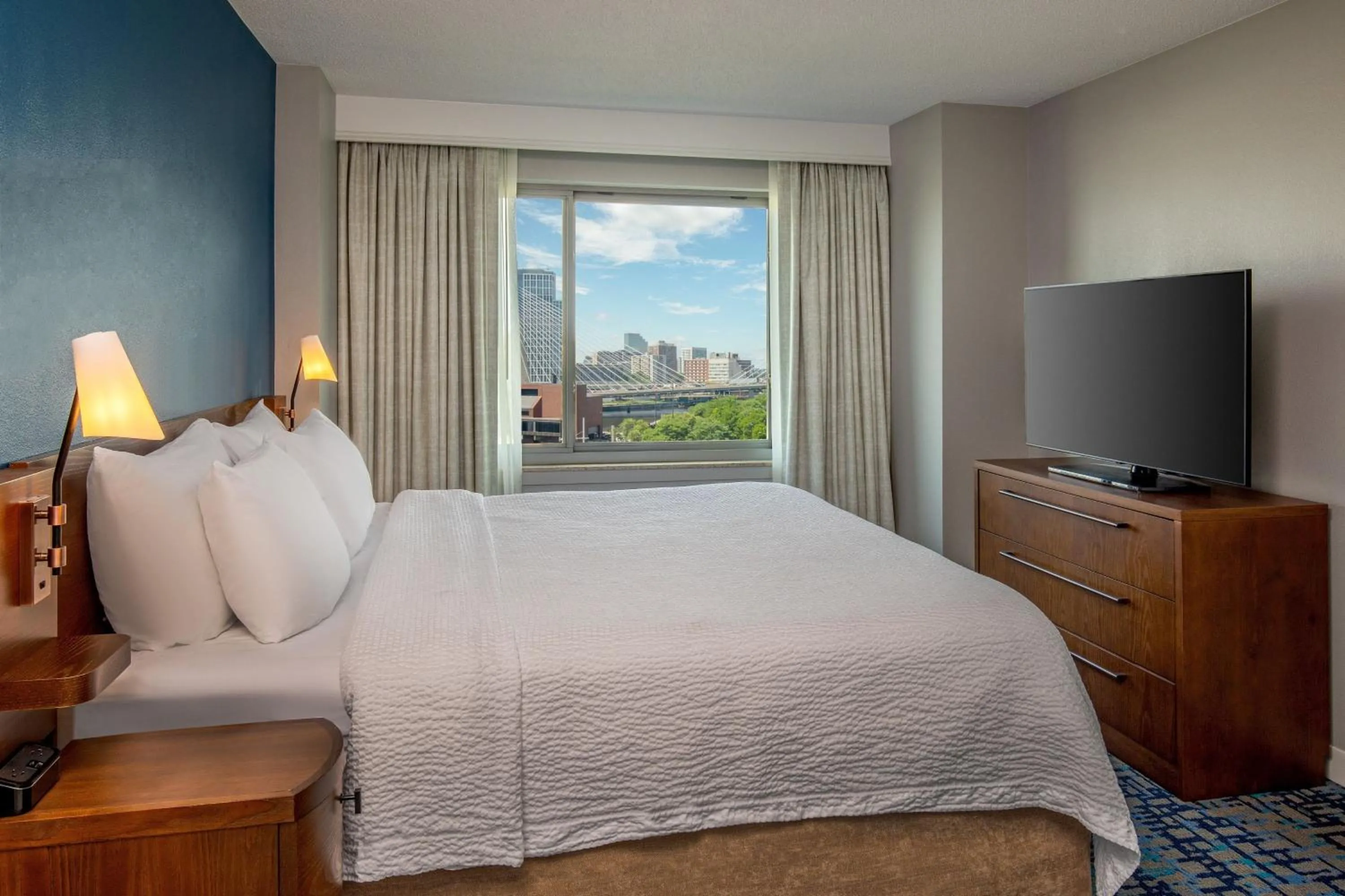 Bedroom, Bed in Residence Inn by Marriott Boston Harbor on Tudor Wharf