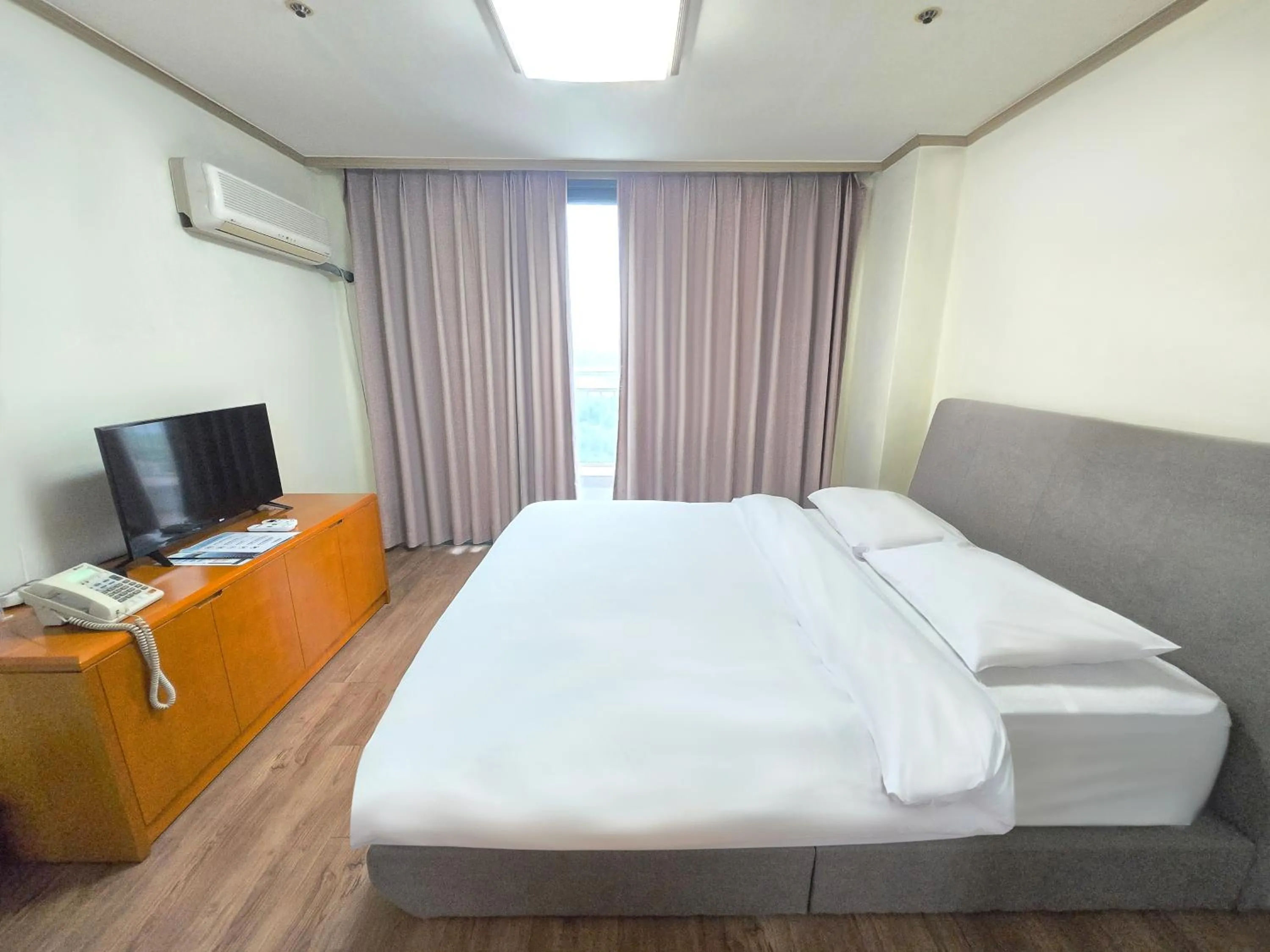 Bed in Ilsung Condo Namhan River