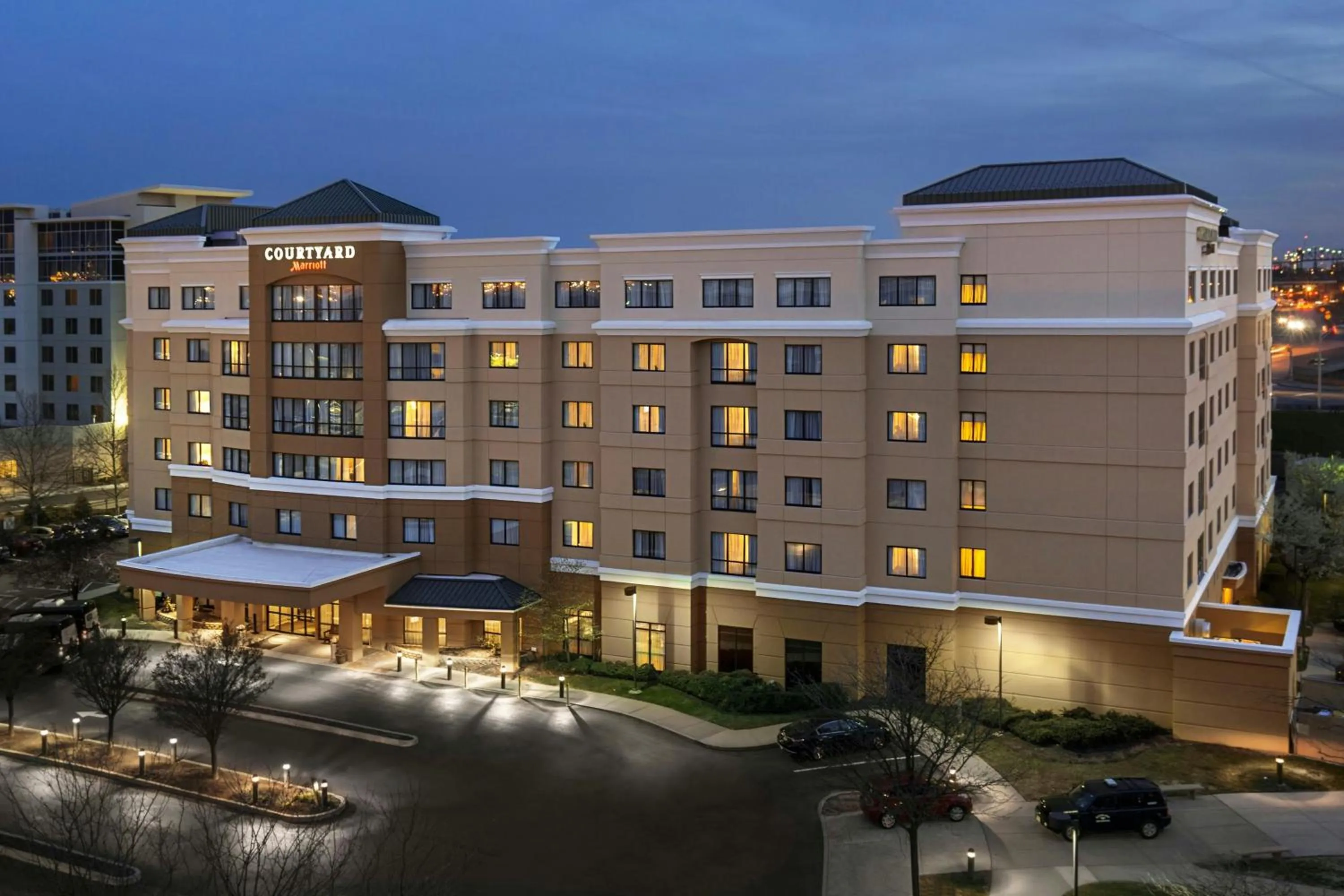 Property building in Courtyard by Marriott Newark Elizabeth