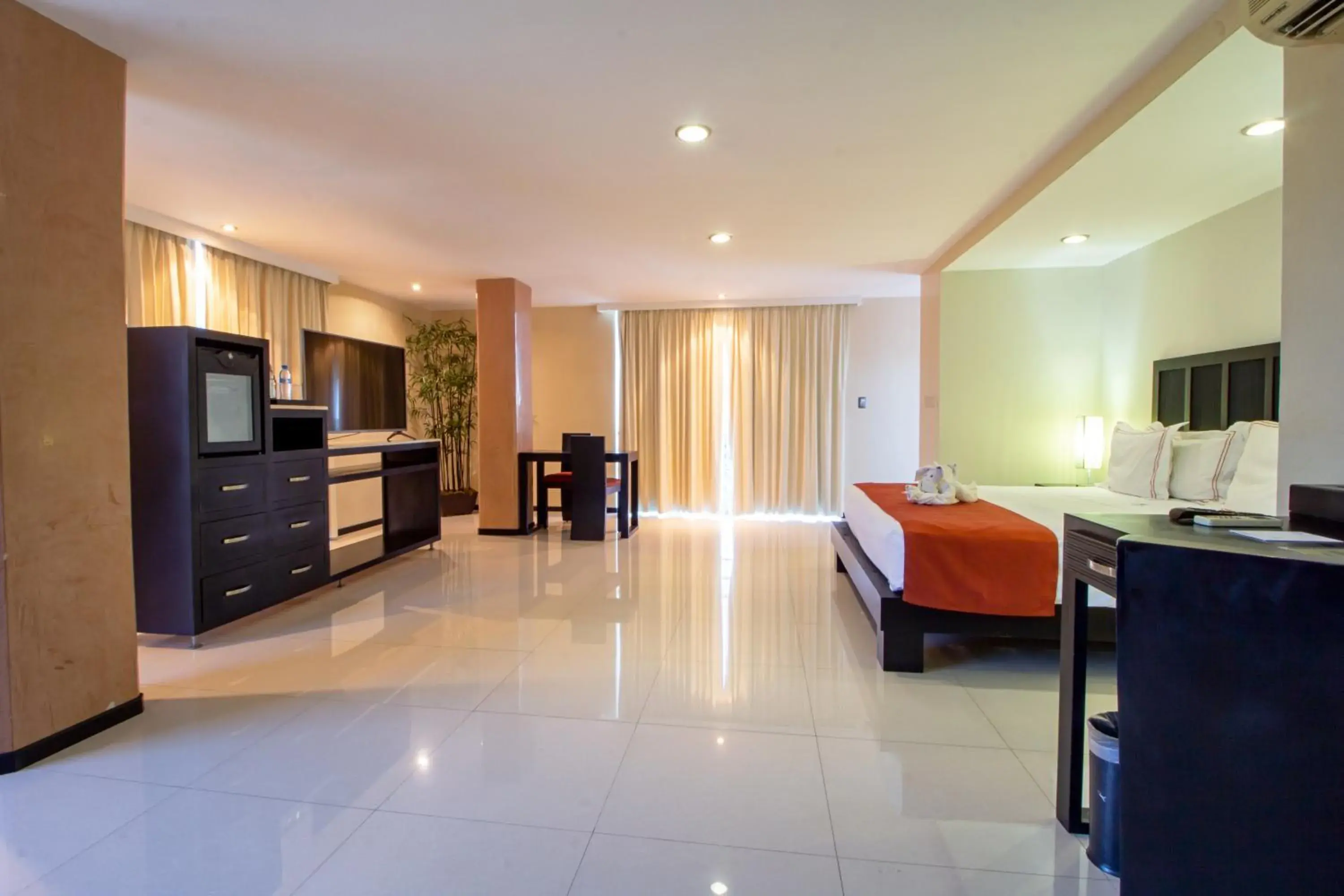 King Suite in Hotel El Español Paseo de Montejo King Suite in Hotel El Español Paseo de Montejo