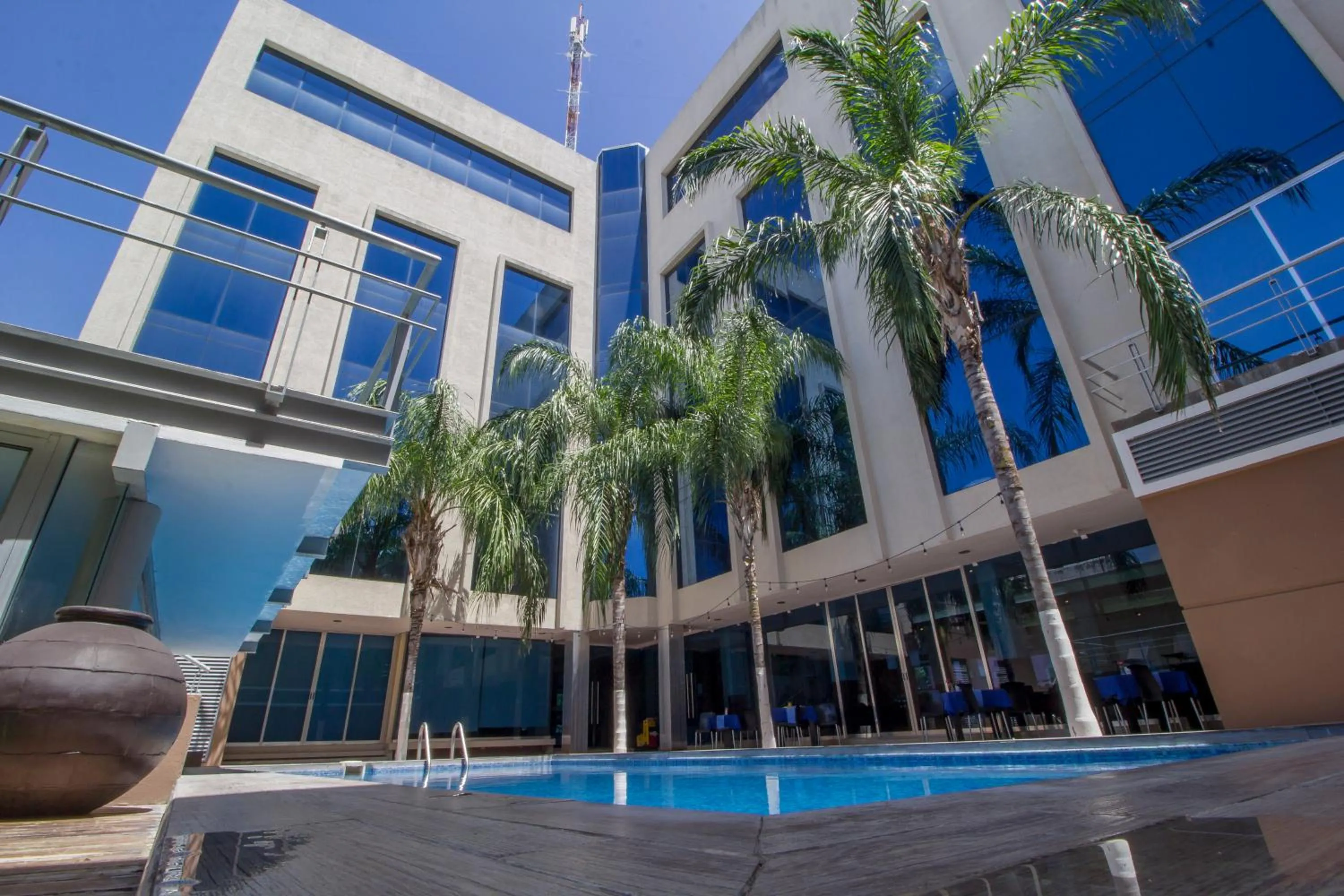 Swimming pool in Hotel El Español Paseo de Montejo
