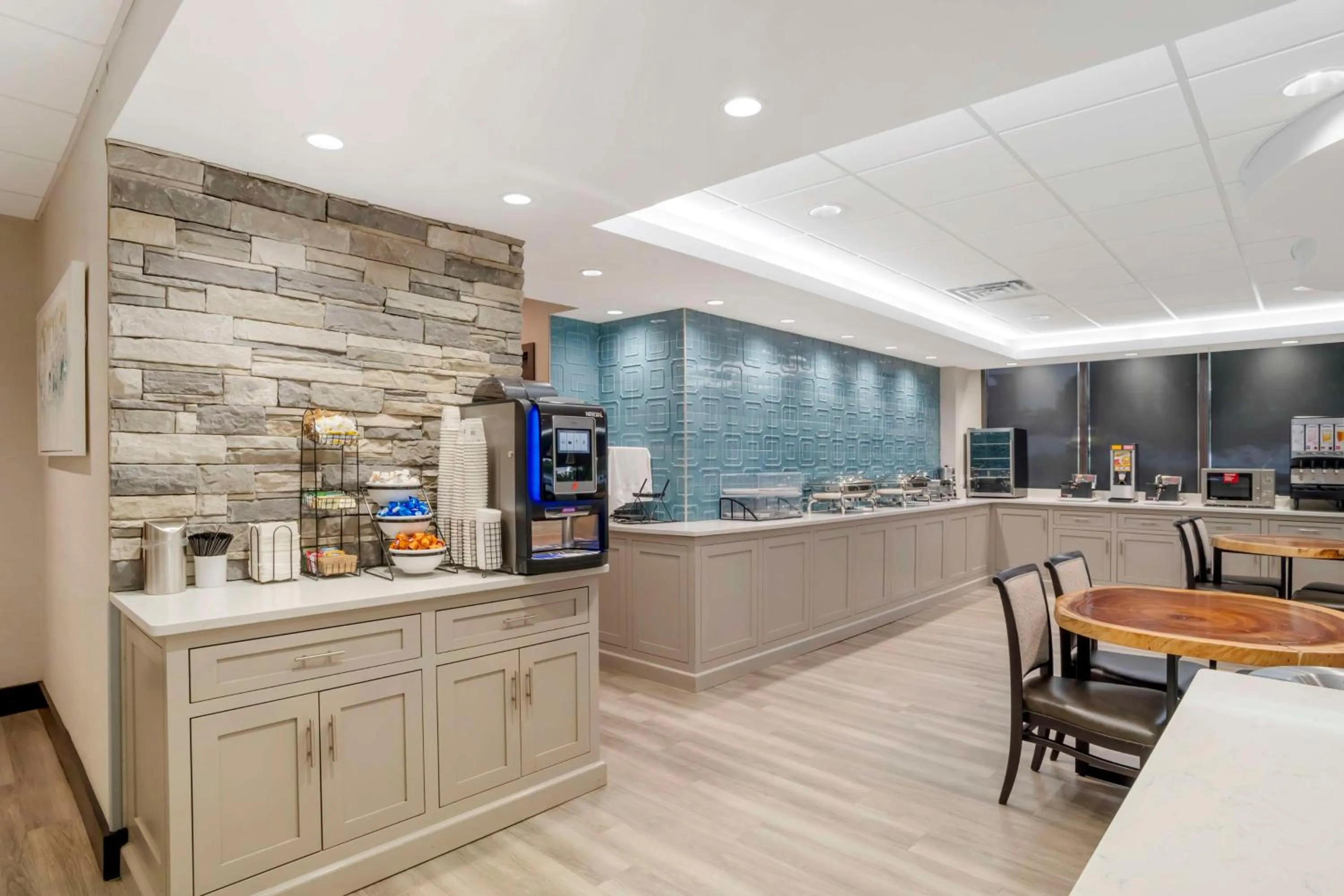 Breakfast in Best Western Plus Greenville I-385 Inn & Suites