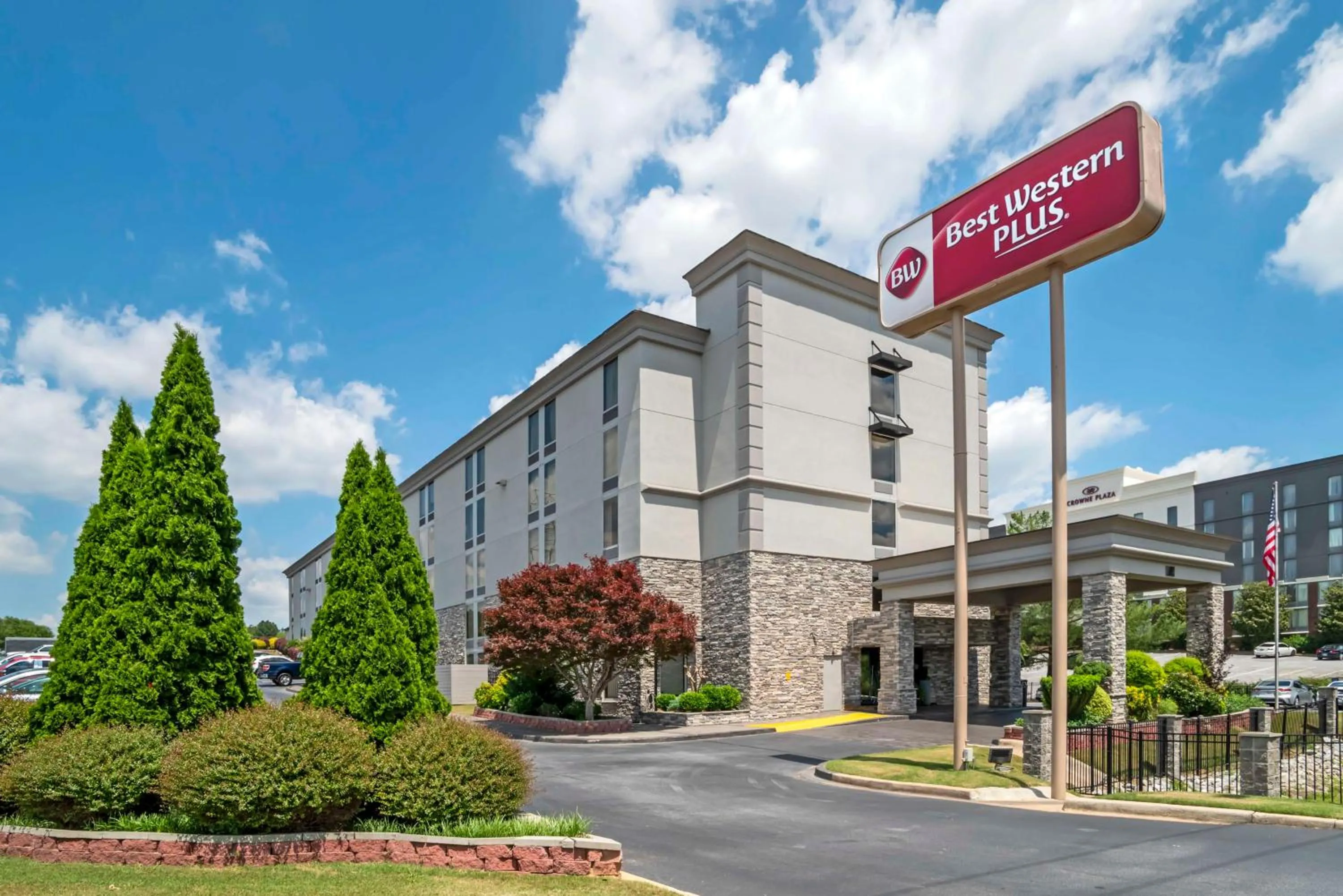 Property building in Best Western Plus Greenville I-385 Inn & Suites