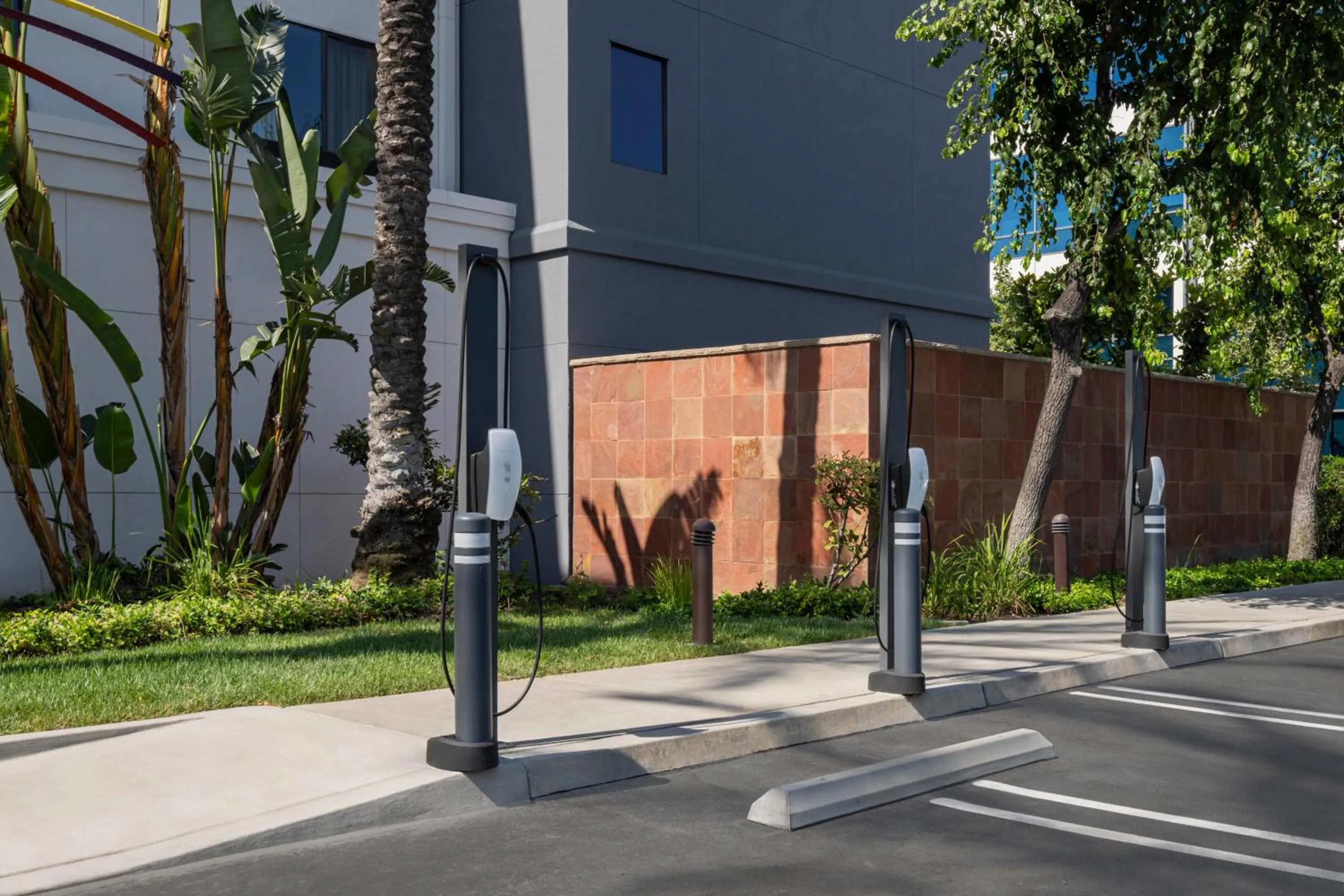 Parking in Courtyard Los Angeles Burbank Airport