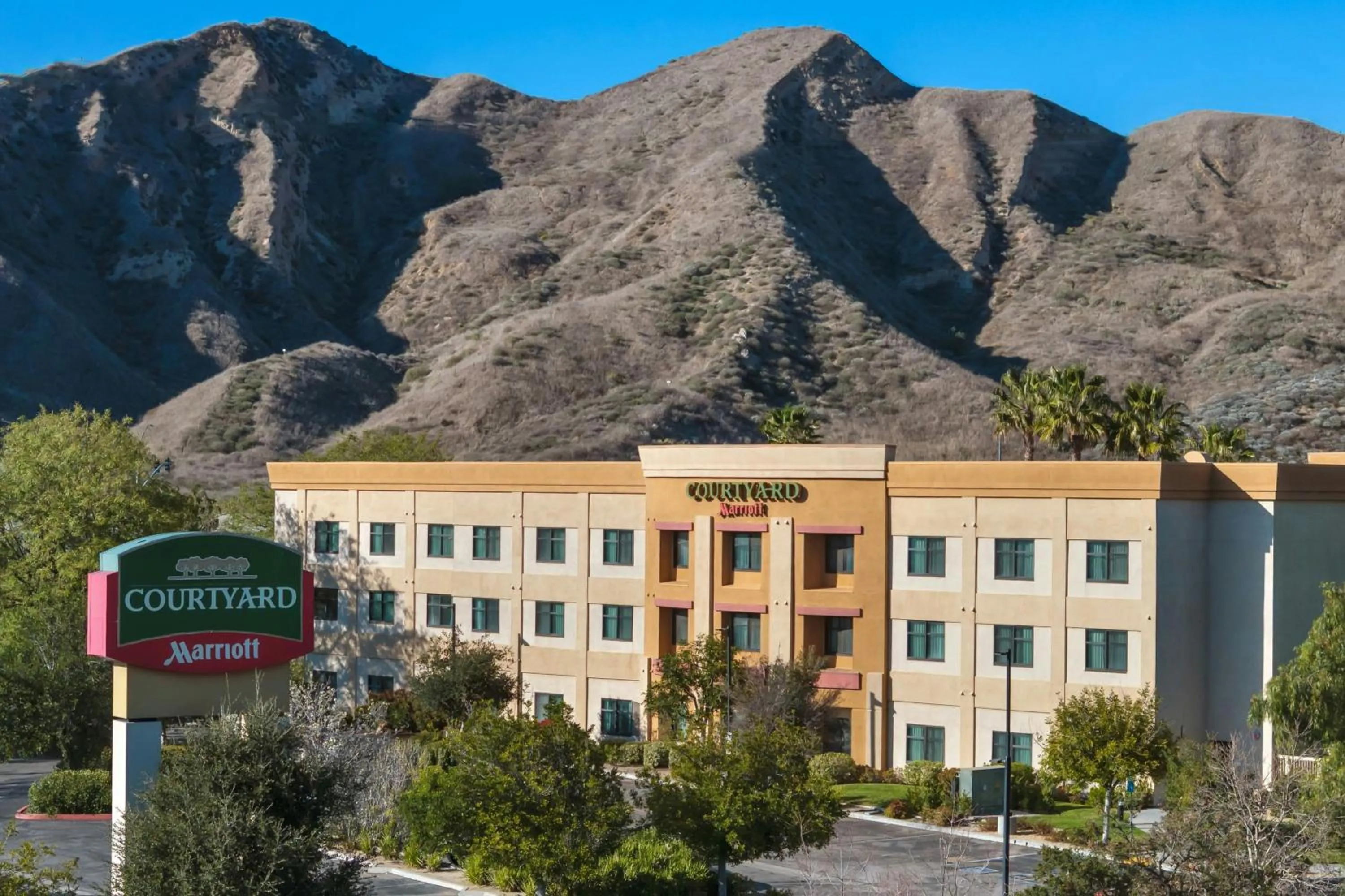 Property building in Courtyard by Marriott Santa Clarita Valencia