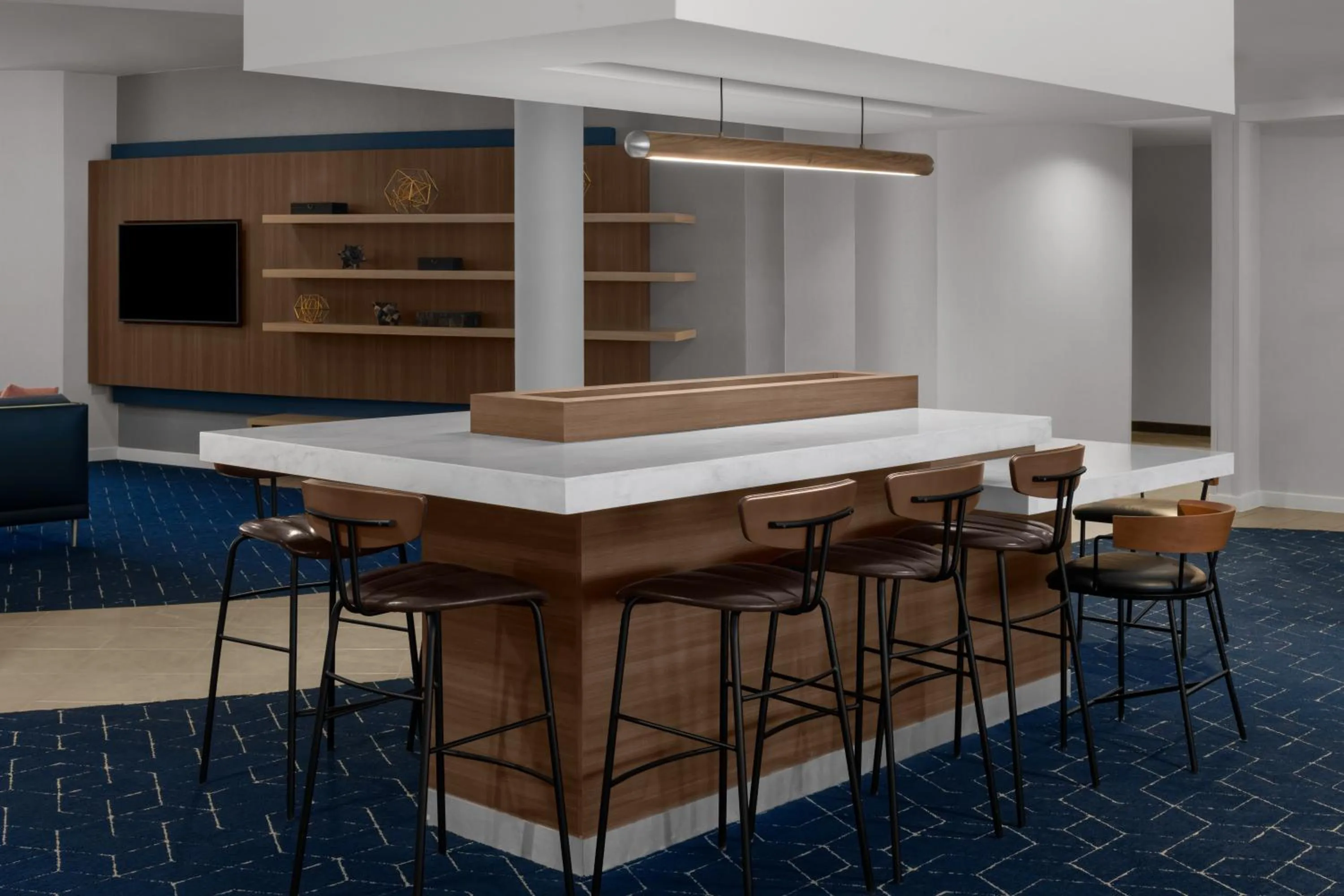 Seating area in Courtyard by Marriott Santa Clarita Valencia