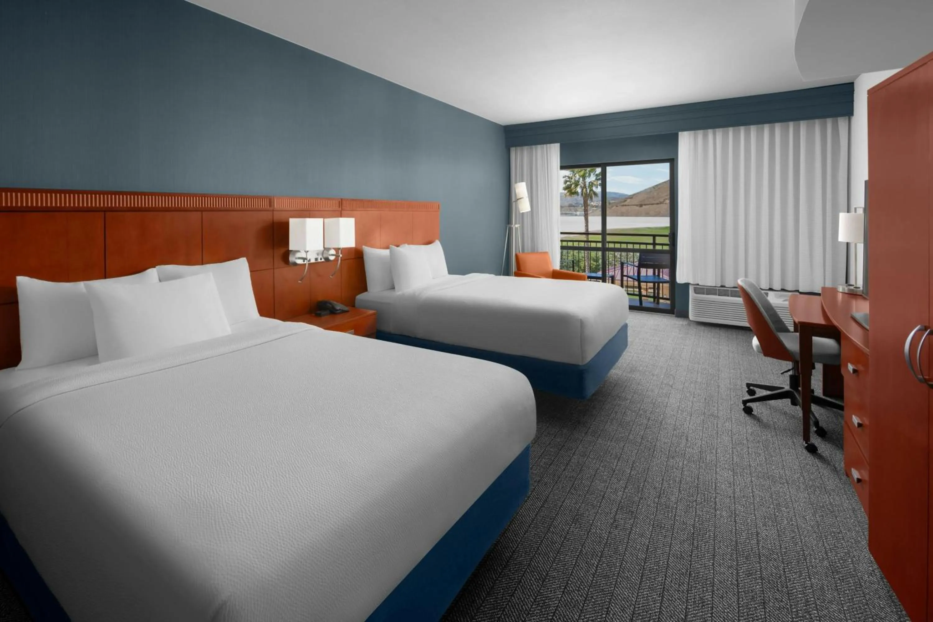 Photo of the whole room, Bed in Courtyard by Marriott Santa Clarita Valencia