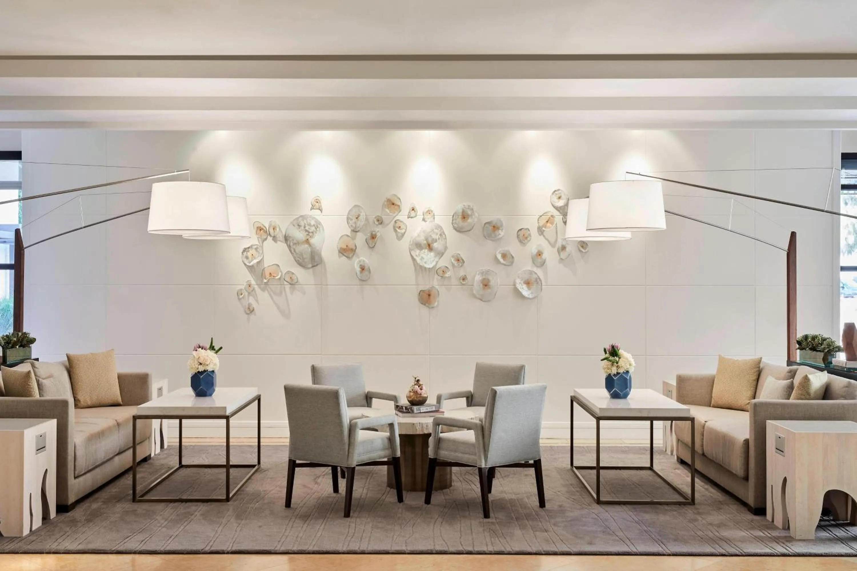 Lobby or reception in Los Angeles Marriott Burbank Airport