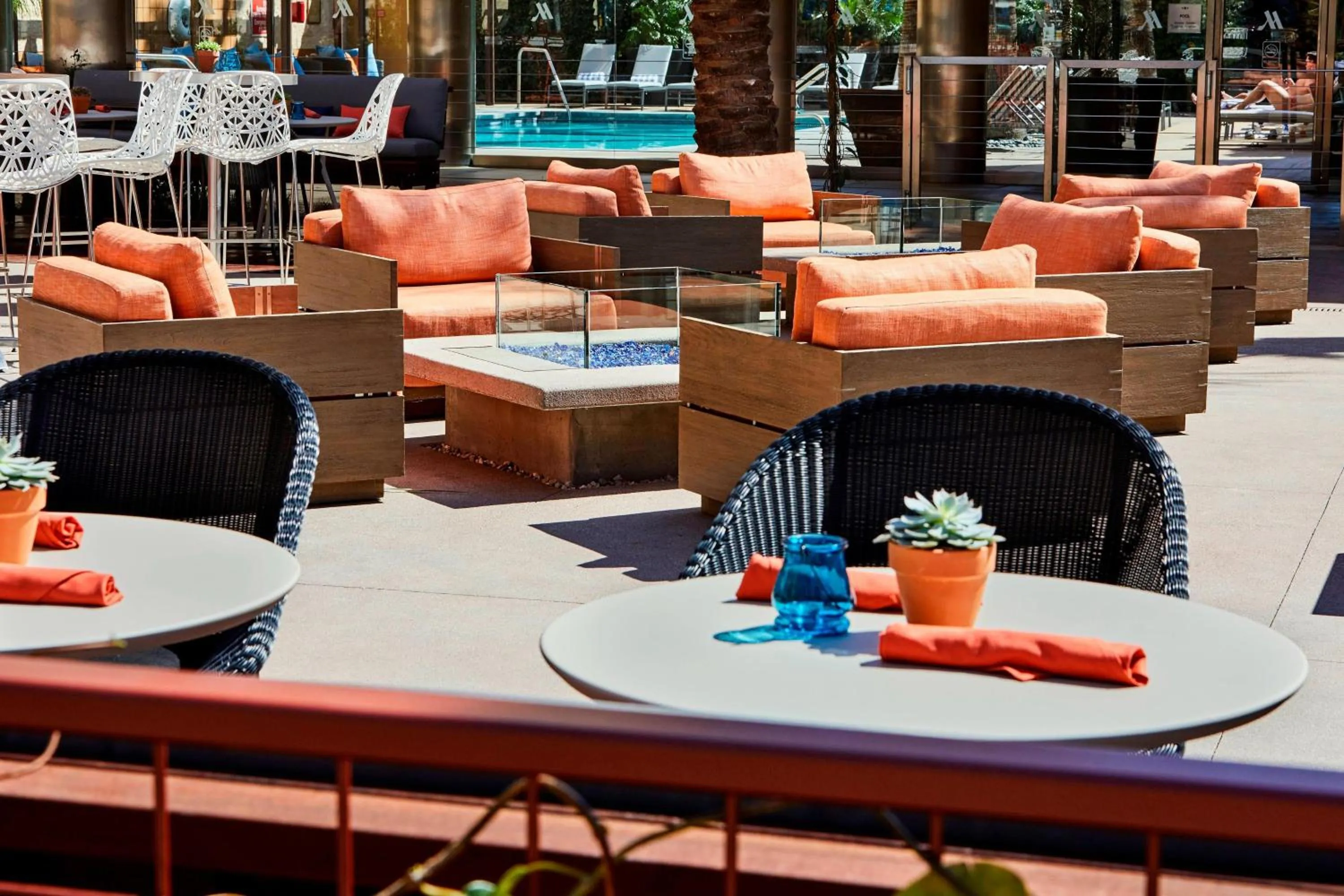 Restaurant/places to eat in Los Angeles Marriott Burbank Airport