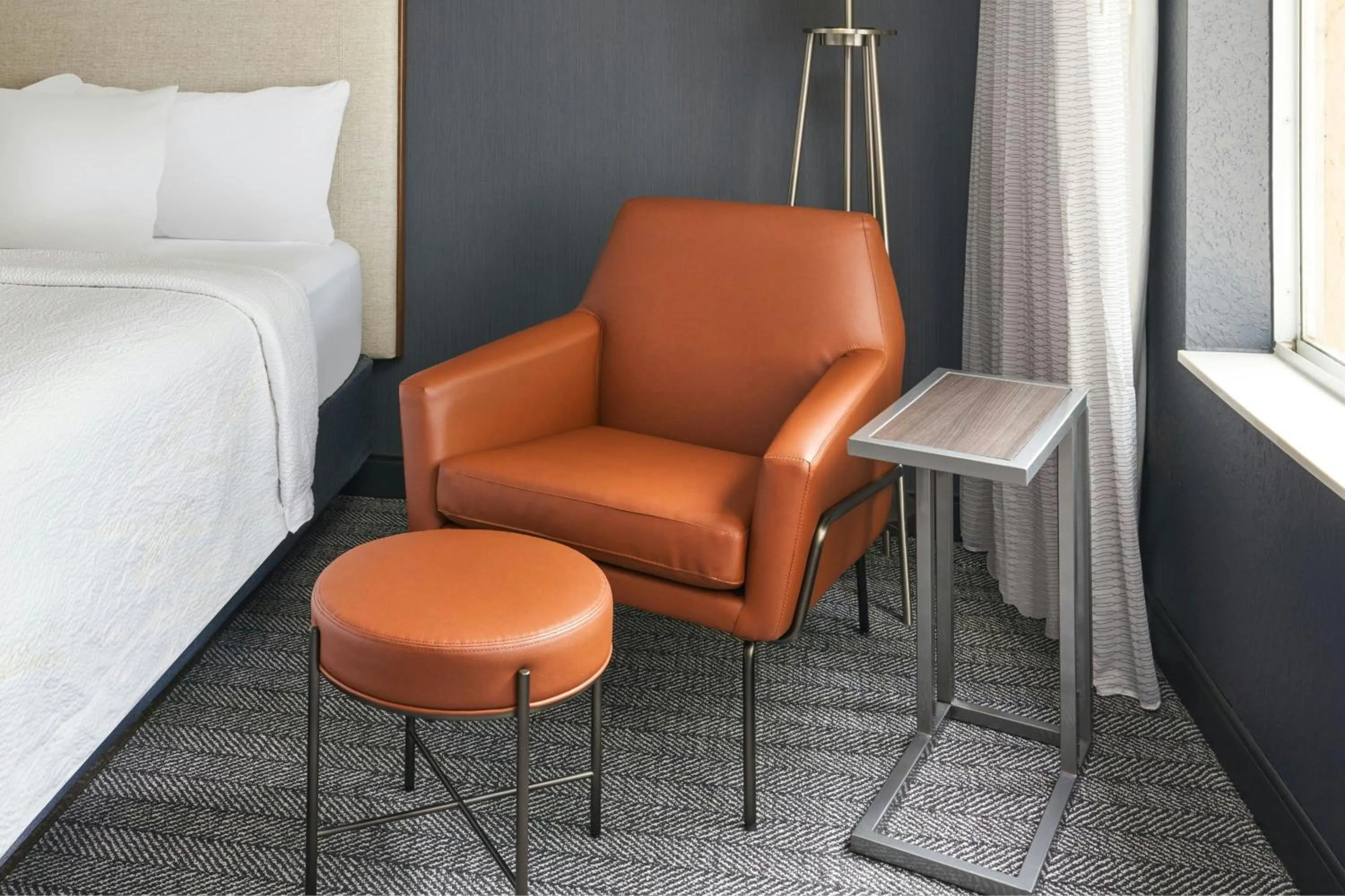 Photo of the whole room, Bed in Courtyard by Marriott Fort Lauderdale Weston