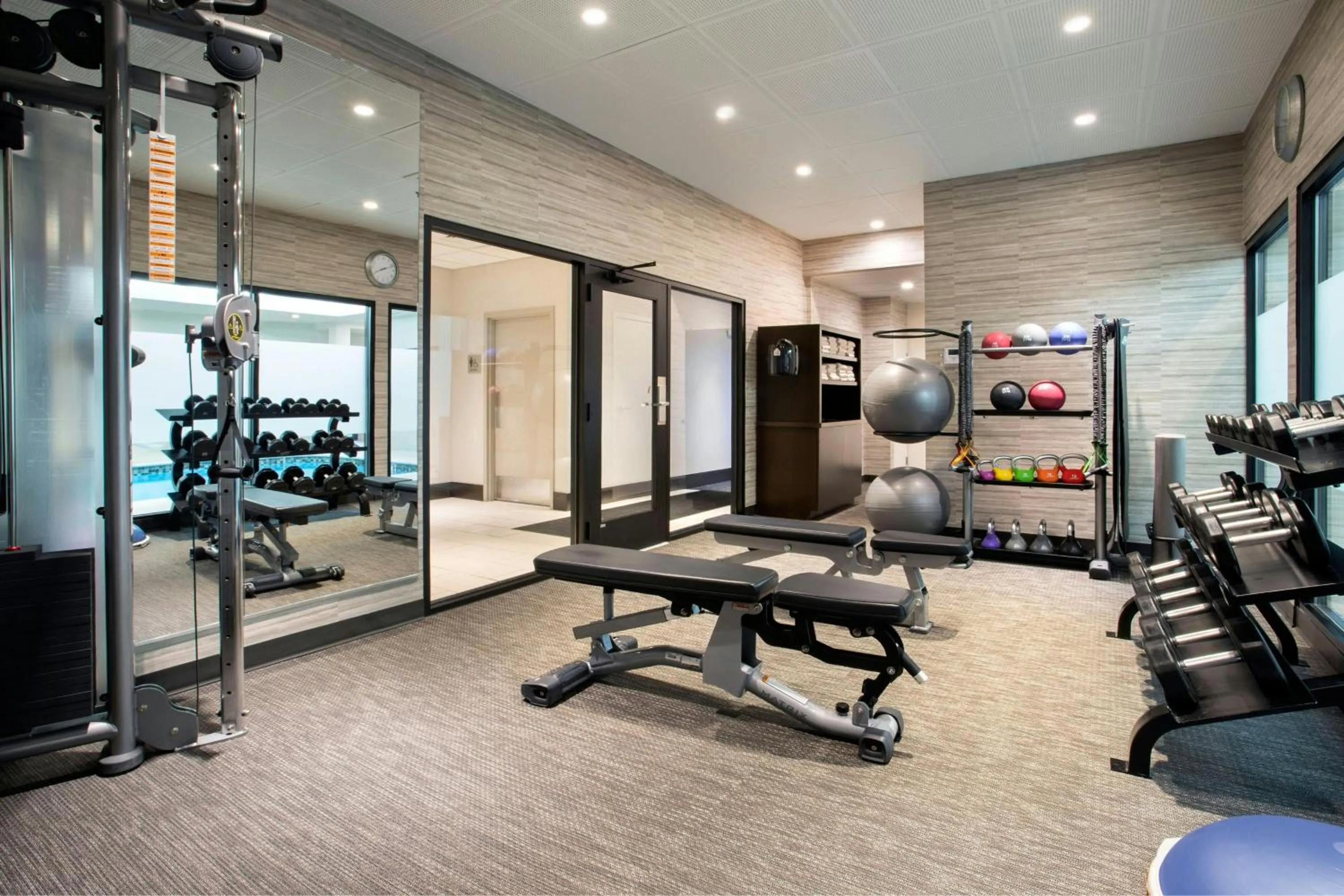 Fitness centre/facilities in Courtyard Worcester
