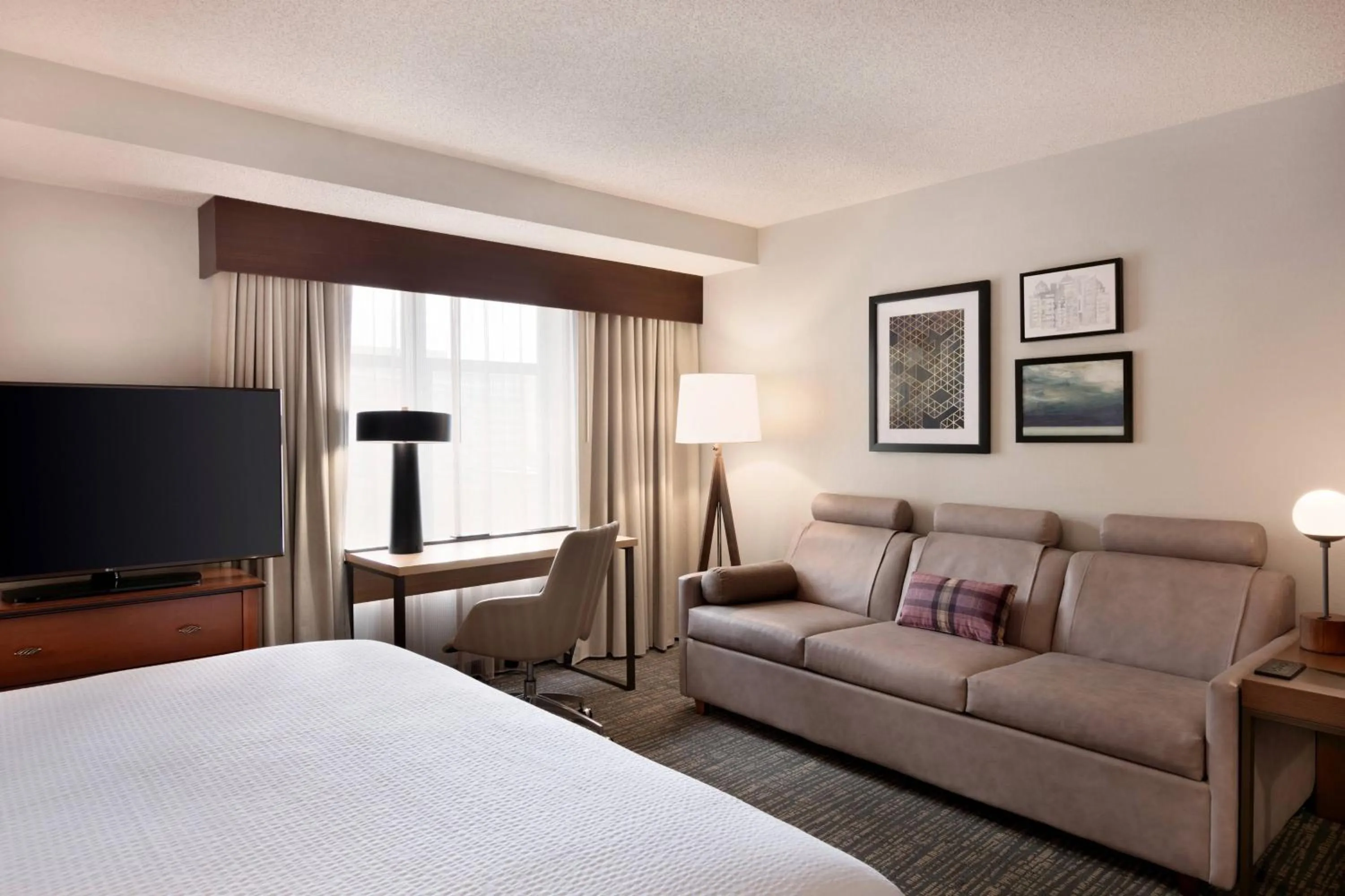 Bedroom, Bed in Residence Inn by Marriott Baltimore Downtown/ Inner Harbor