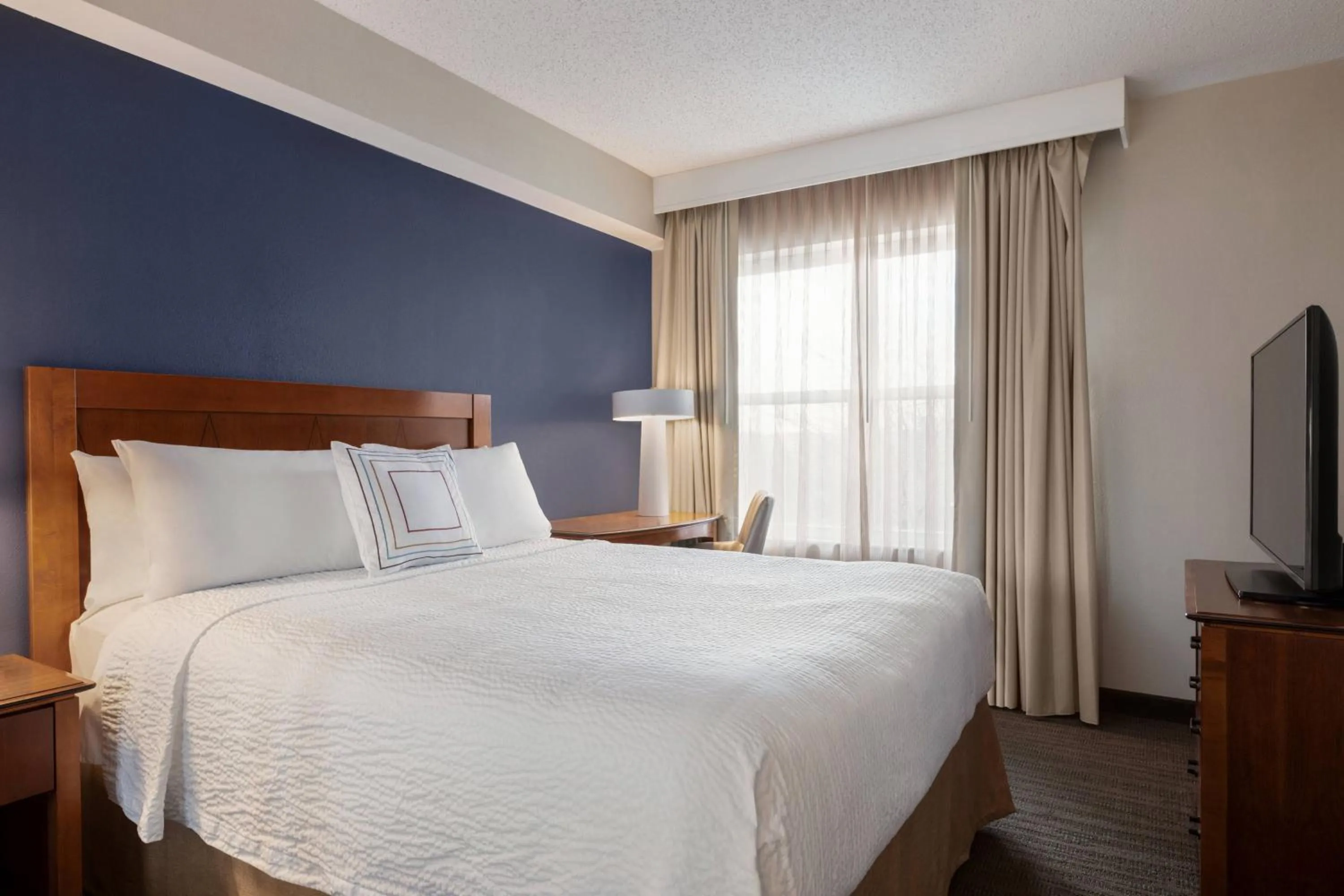 Photo of the whole room, Bed in Residence Inn Baltimore White Marsh