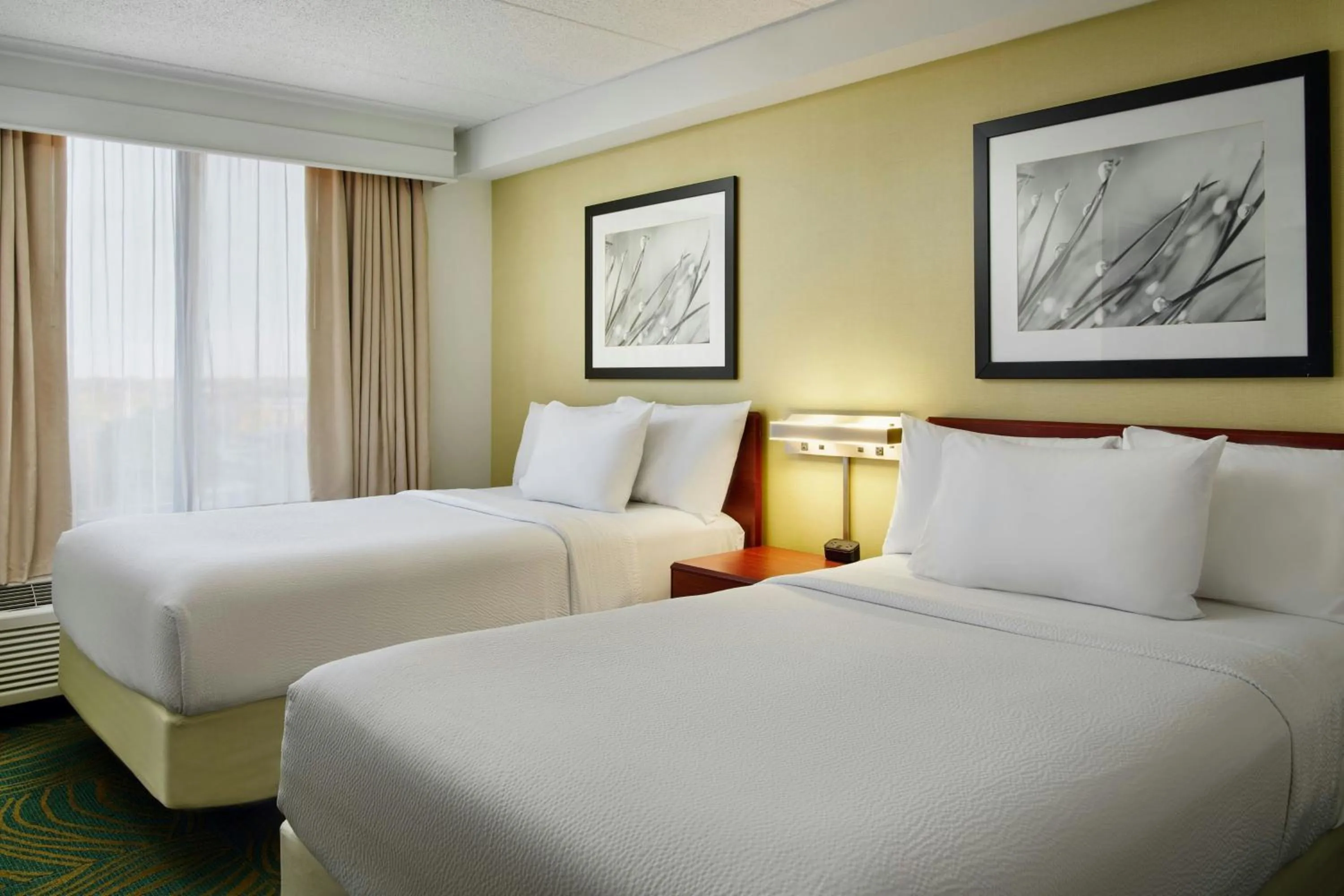 Bedroom, Bed in Springhill Suites by Marriott Chicago Elmhurst Oakbrook Area