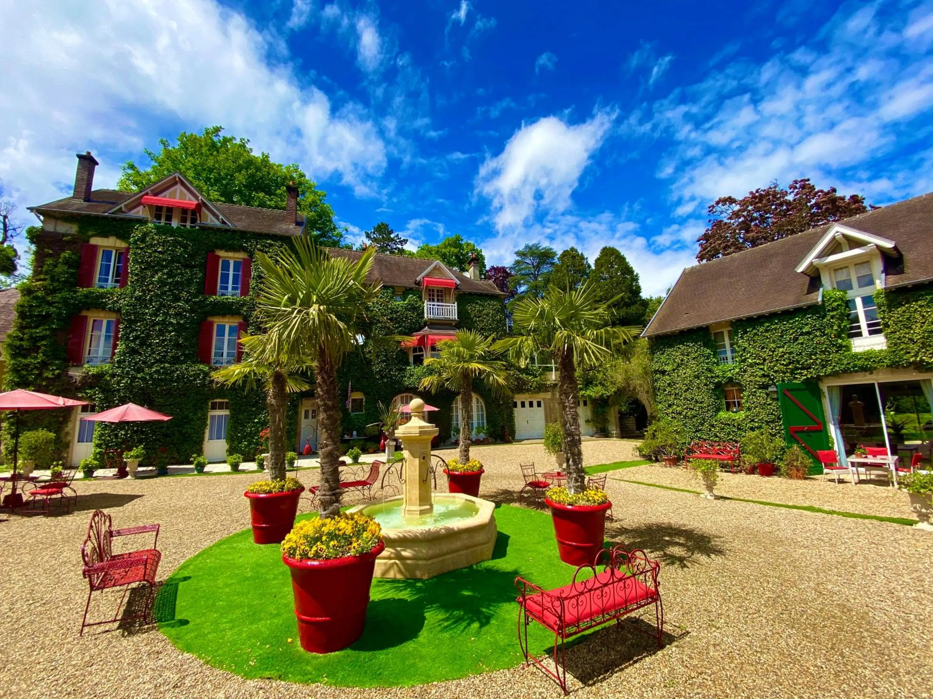Property building in Manoir des Cavaliers - BnB