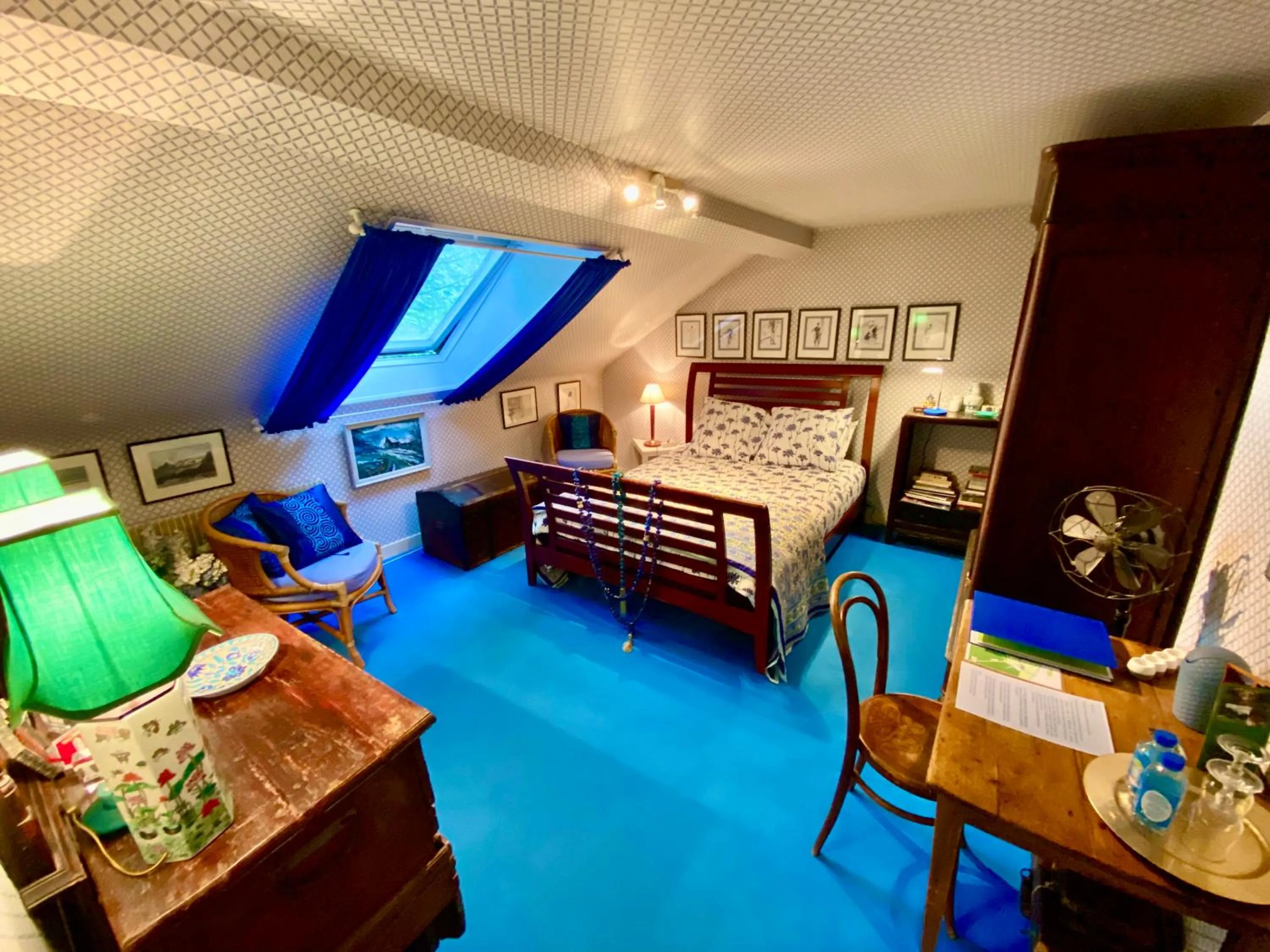 Bedroom, Bed in Manoir des Cavaliers - BnB