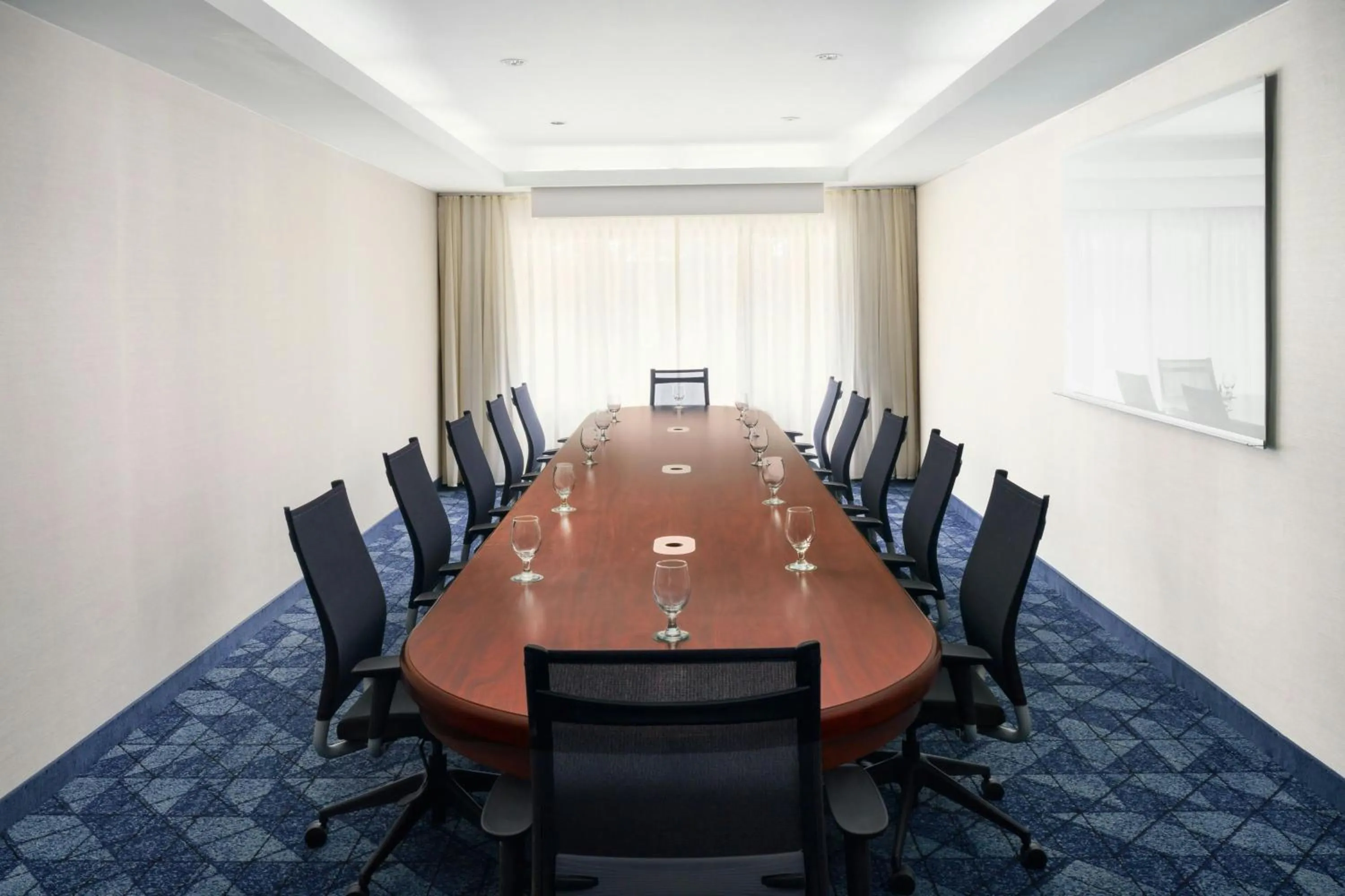 Meeting/conference room in Courtyard Chicago Midway Airport